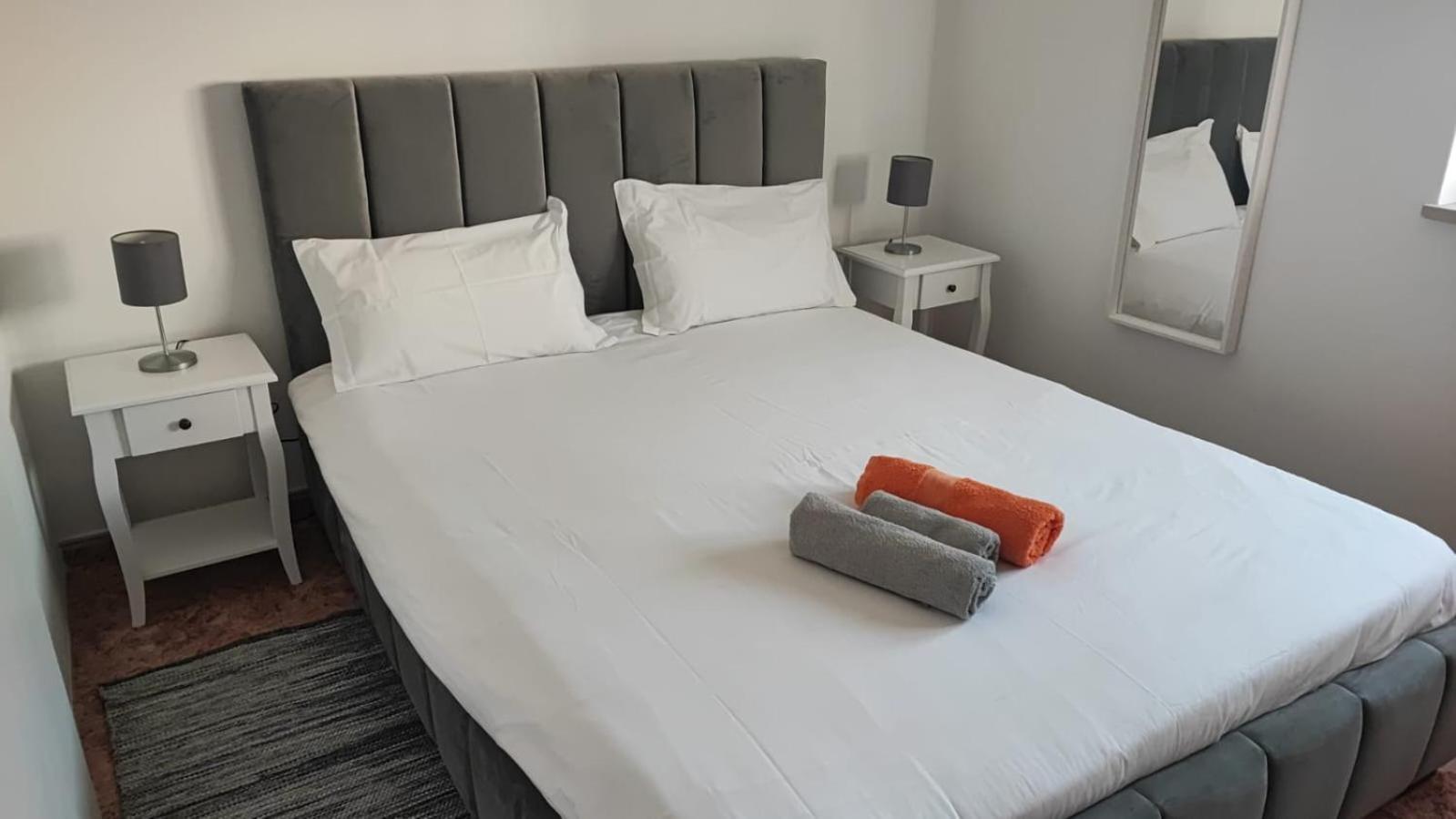 Double Room with Private Bathroom - Photo 9