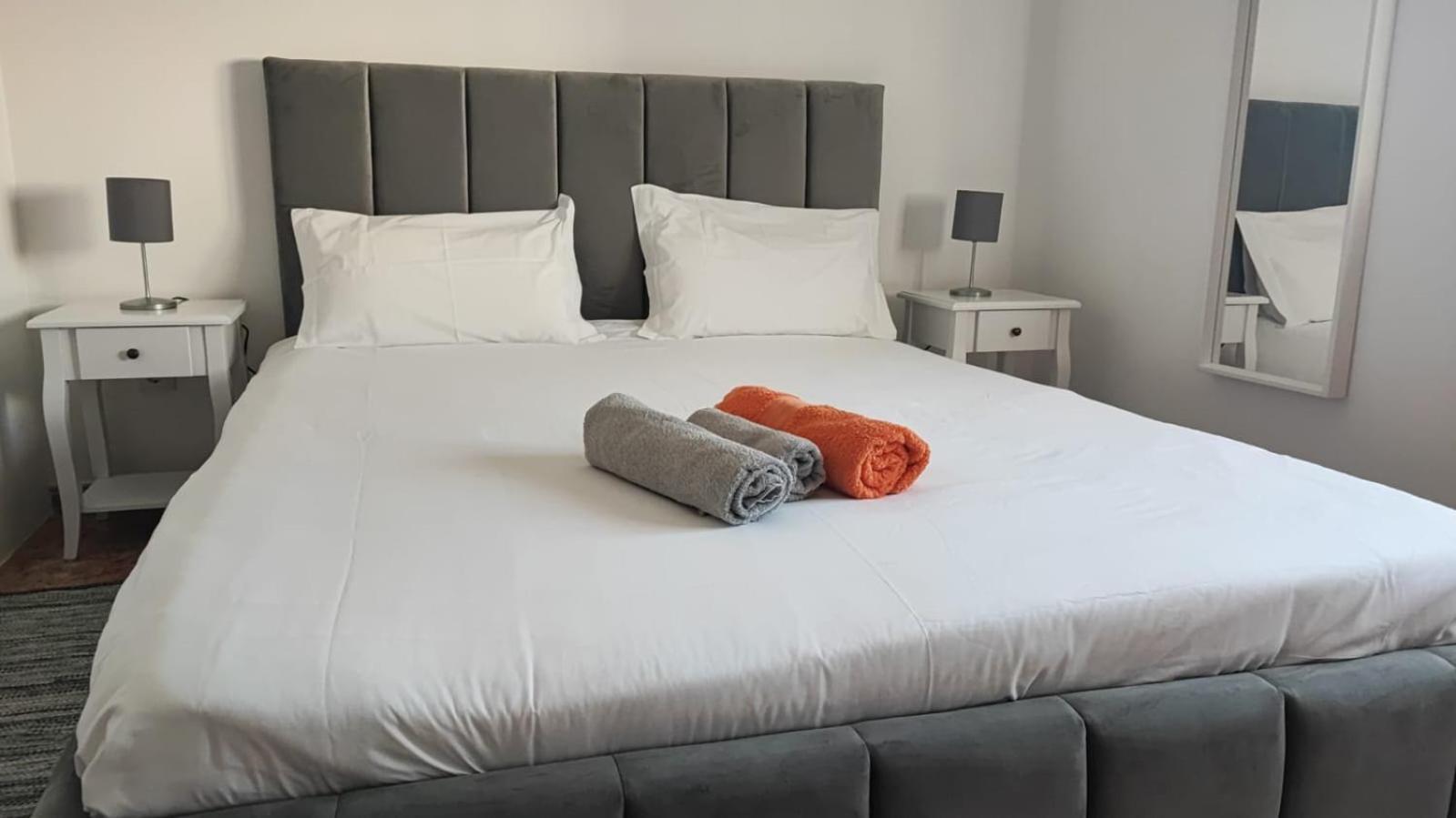 Double Room with Private Bathroom - Photo 10