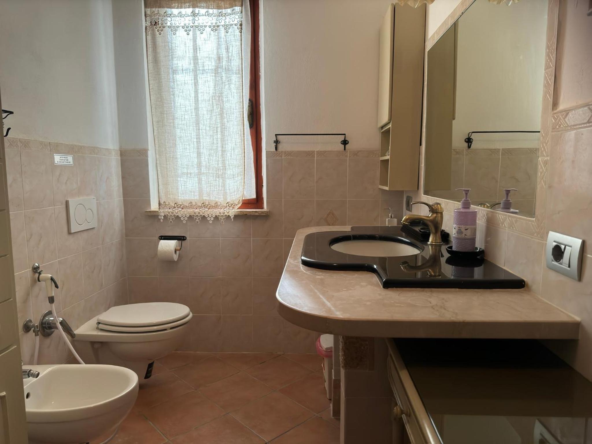 Two-Bedroom House - Photo 6
