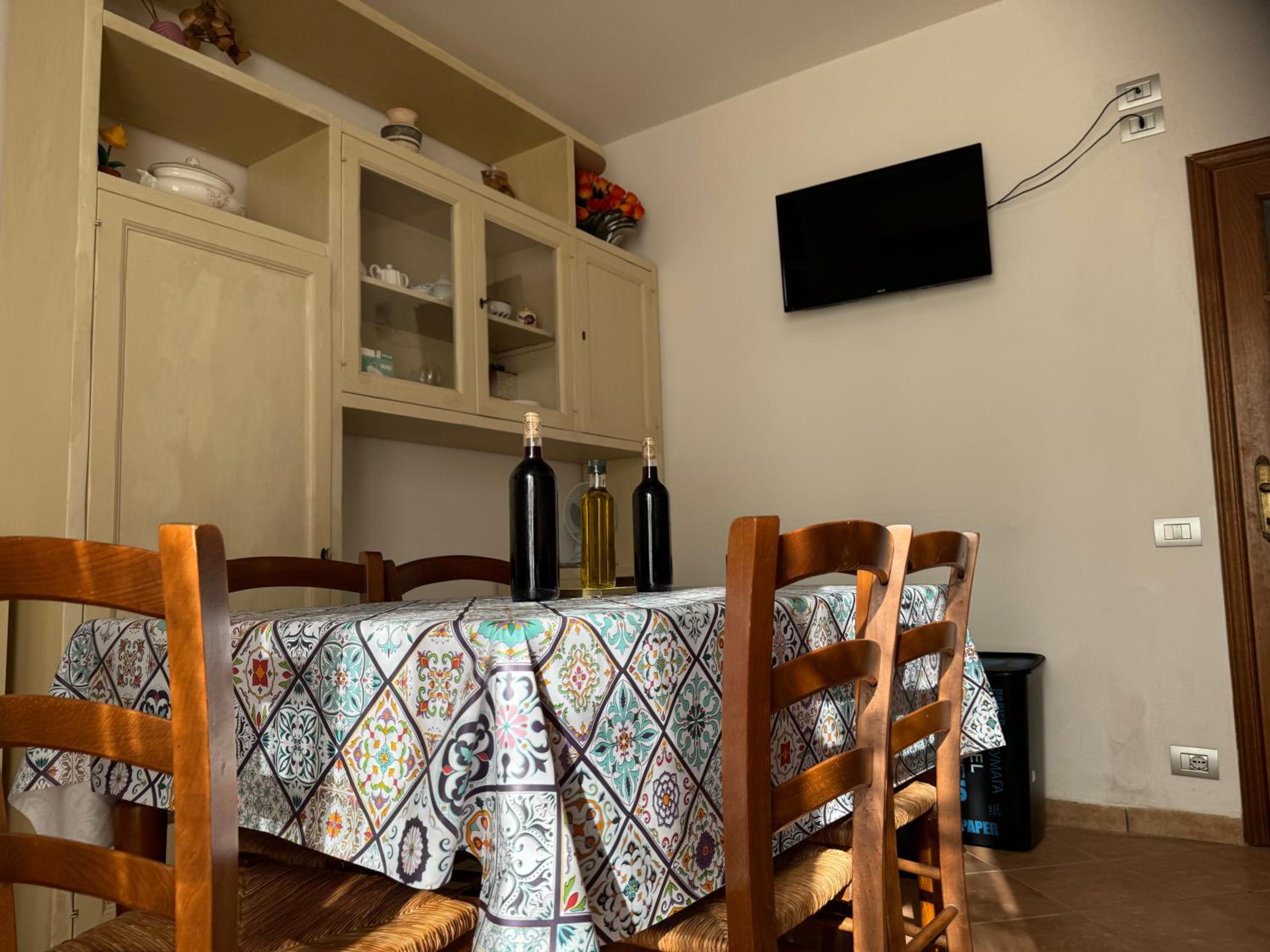 Two-Bedroom House - Photo 8