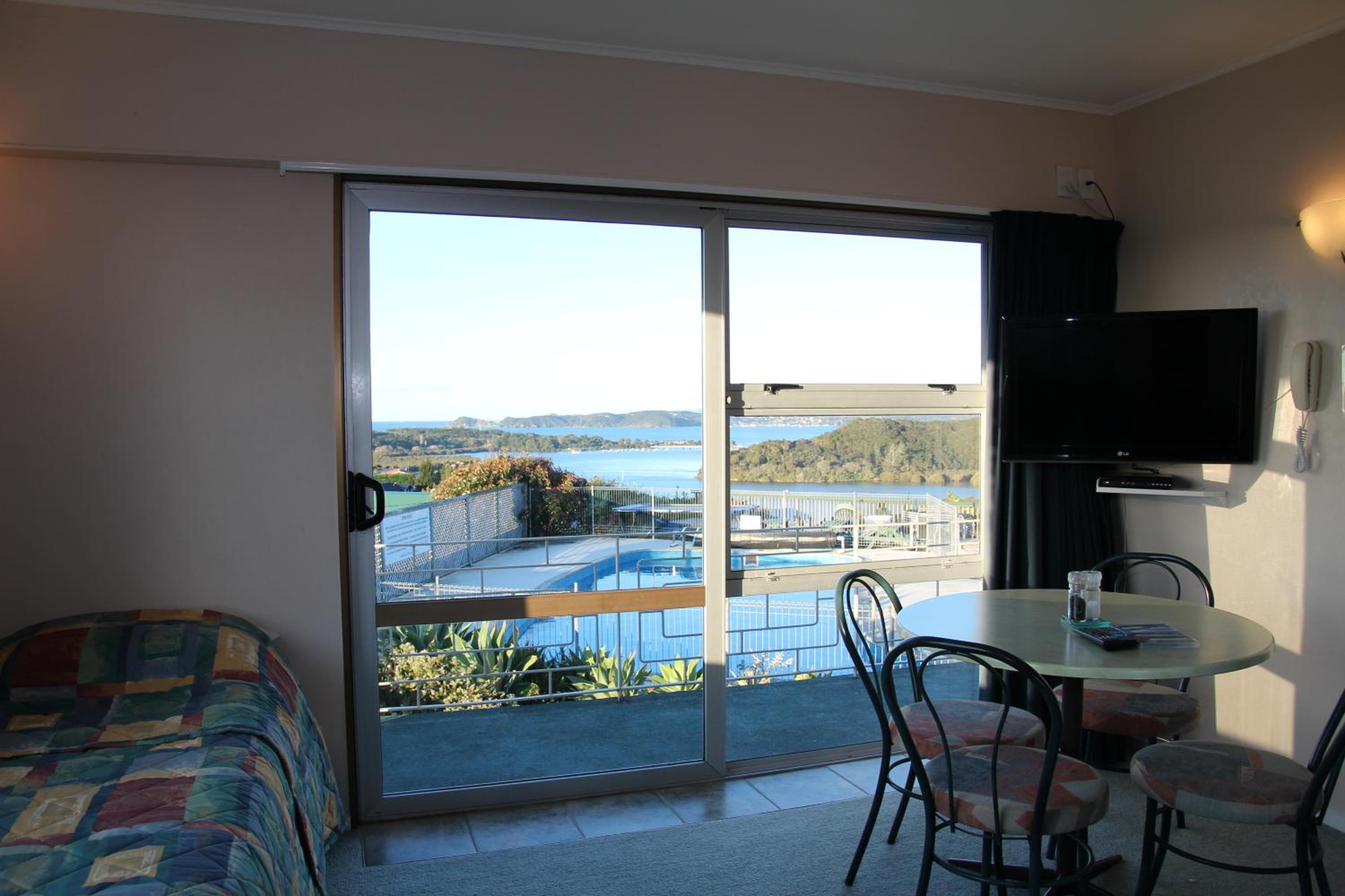 One-Bedroom Apartment with Ocean View - Photo 4