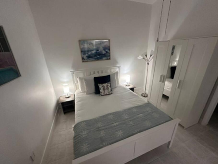 One-Bedroom Apartment photo 3