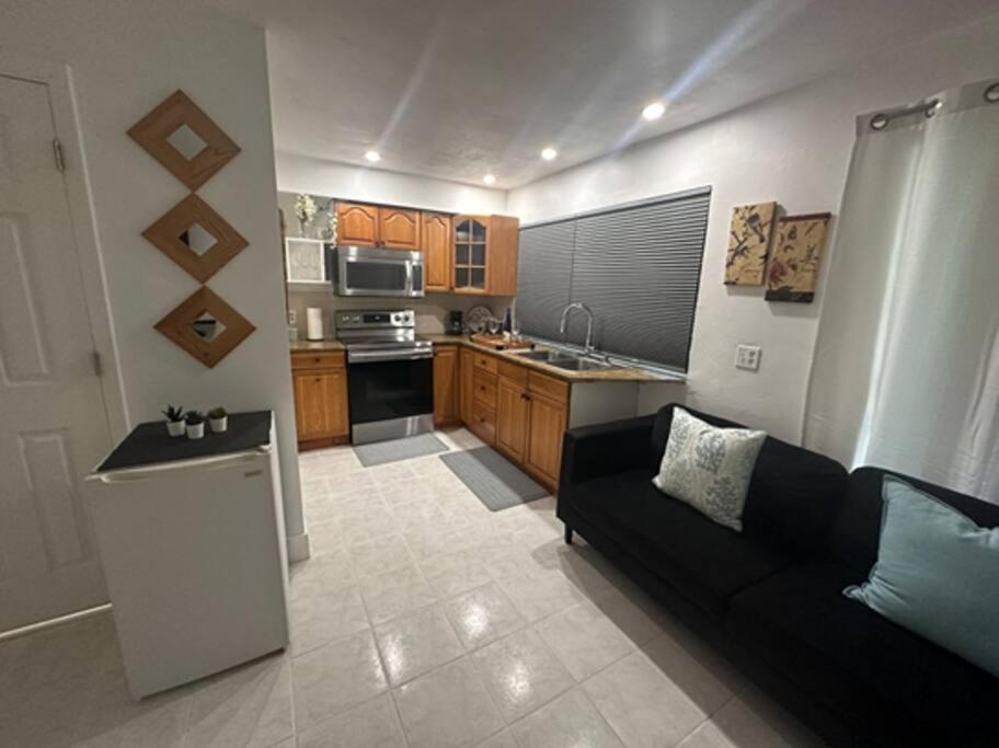One-Bedroom Apartment photo 2