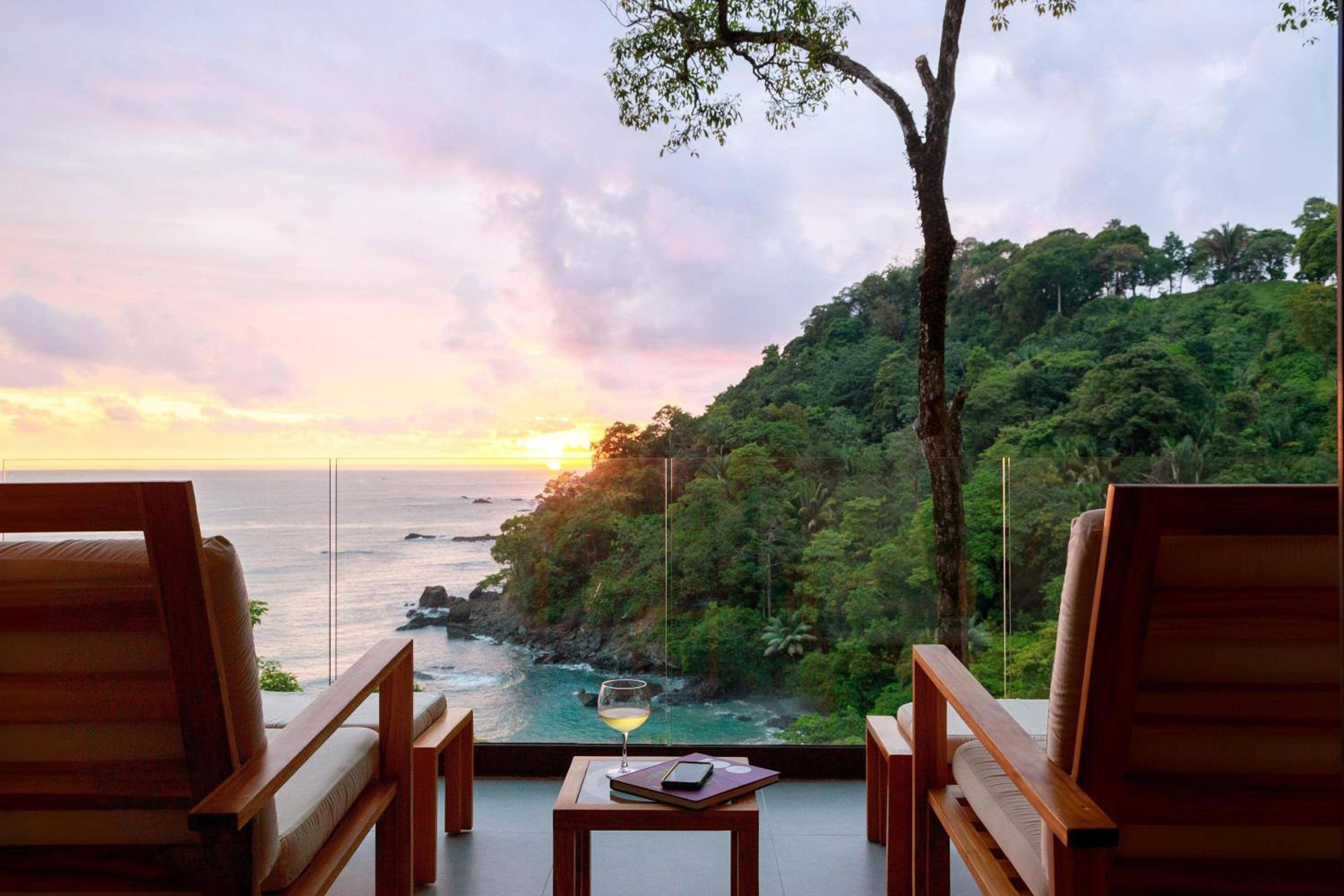 Ocean View Premium Suite photo 3