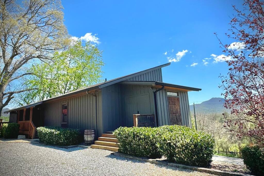 Four-Bedroom House photo 3