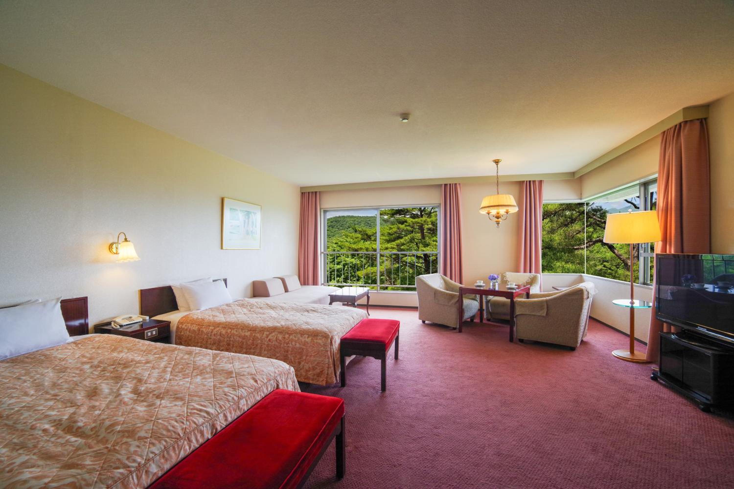 Deluxe Corner Twin Room - Mt. Motoshirane Side - Non-Smoking