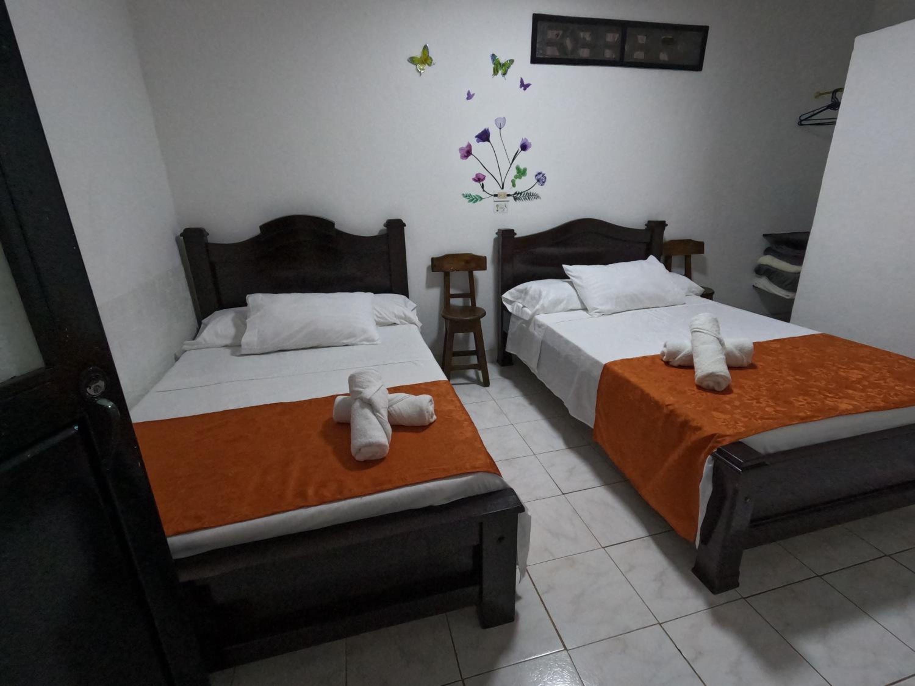 Quadruple Room with Private Bathroom photo 1