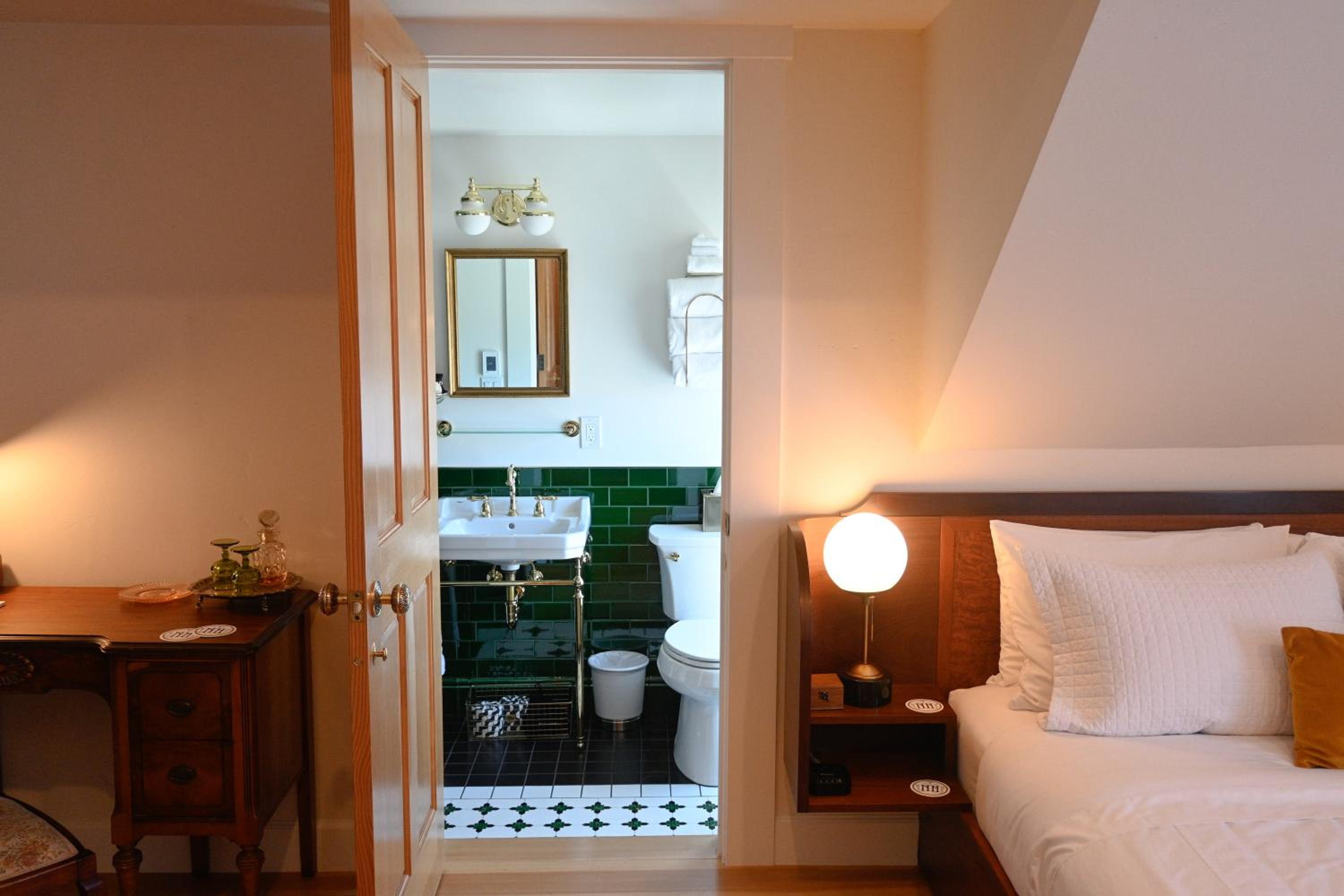 Deluxe Queen Room photo 1