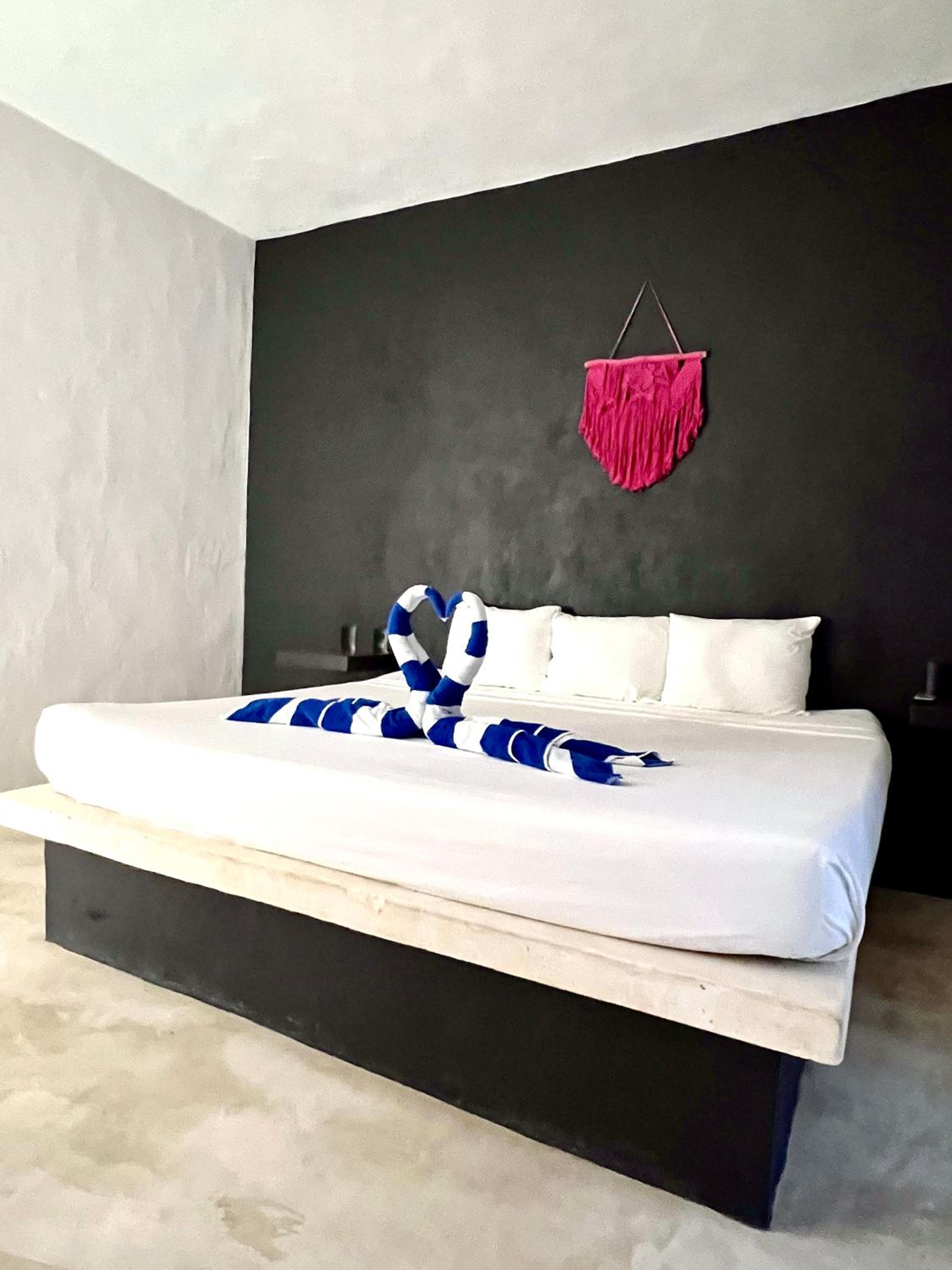 Large Double Room photo 1