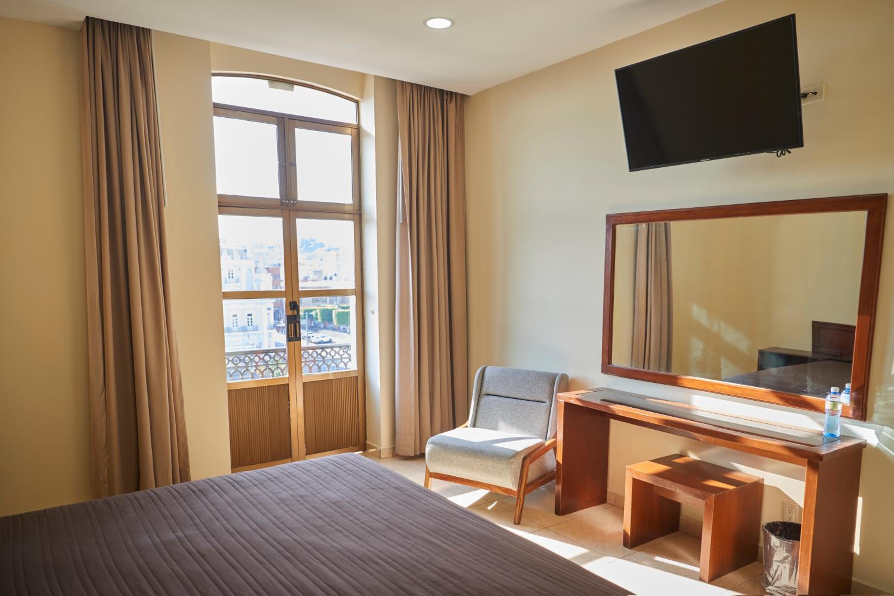 Deluxe Double Room with Balcony photo 2