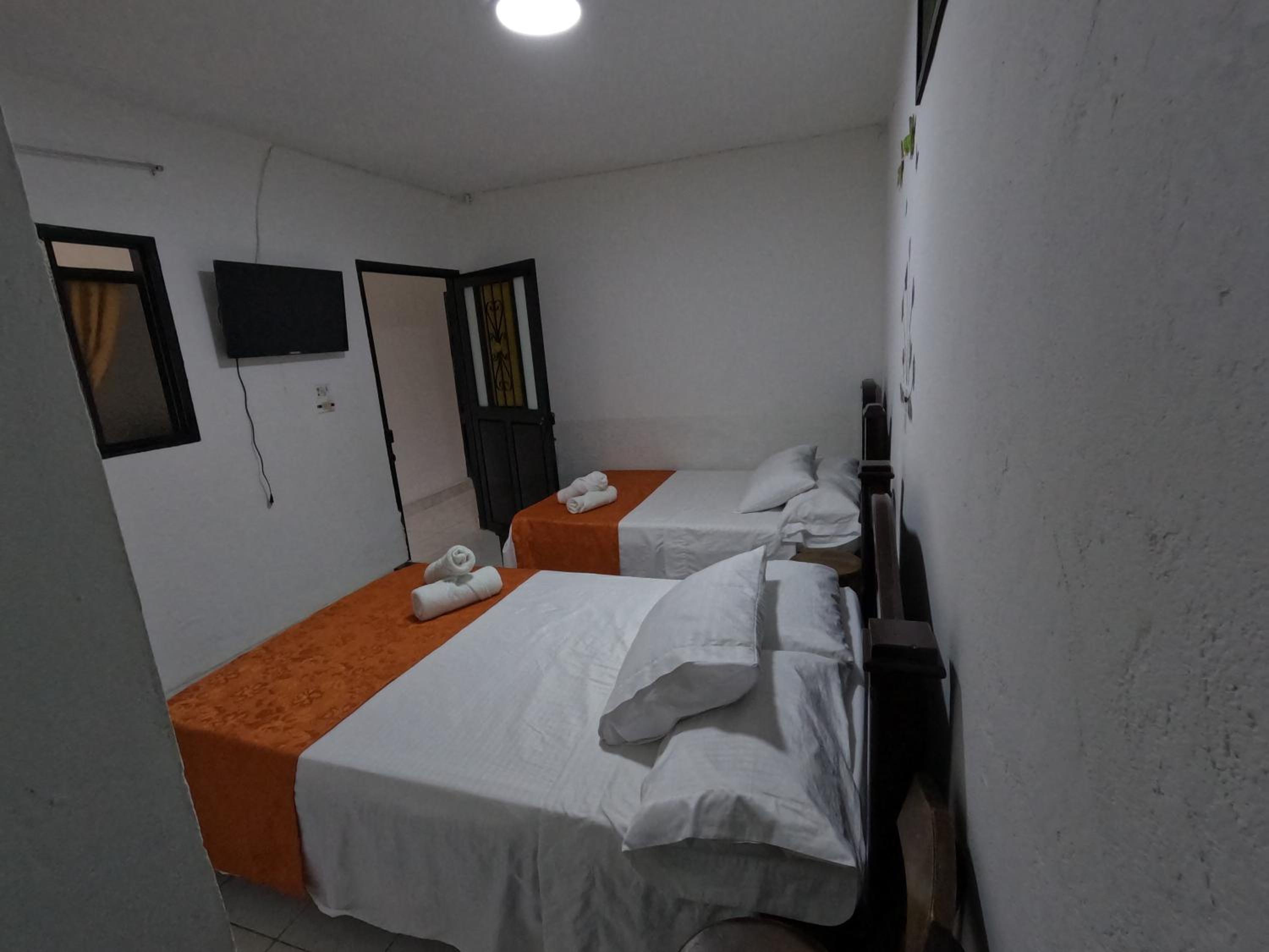 Quadruple Room with Private Bathroom photo 2