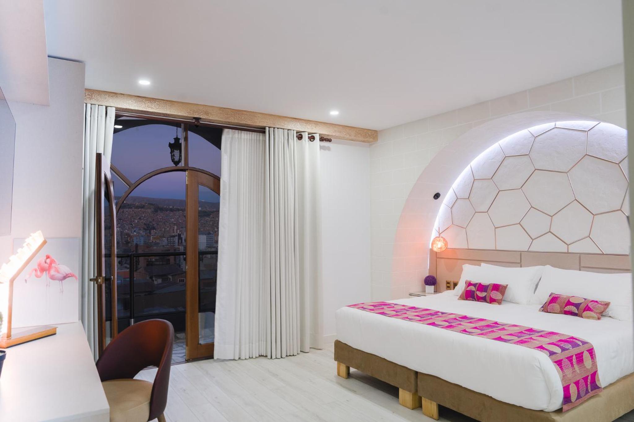 Deluxe Double Room with Balcony photo 1
