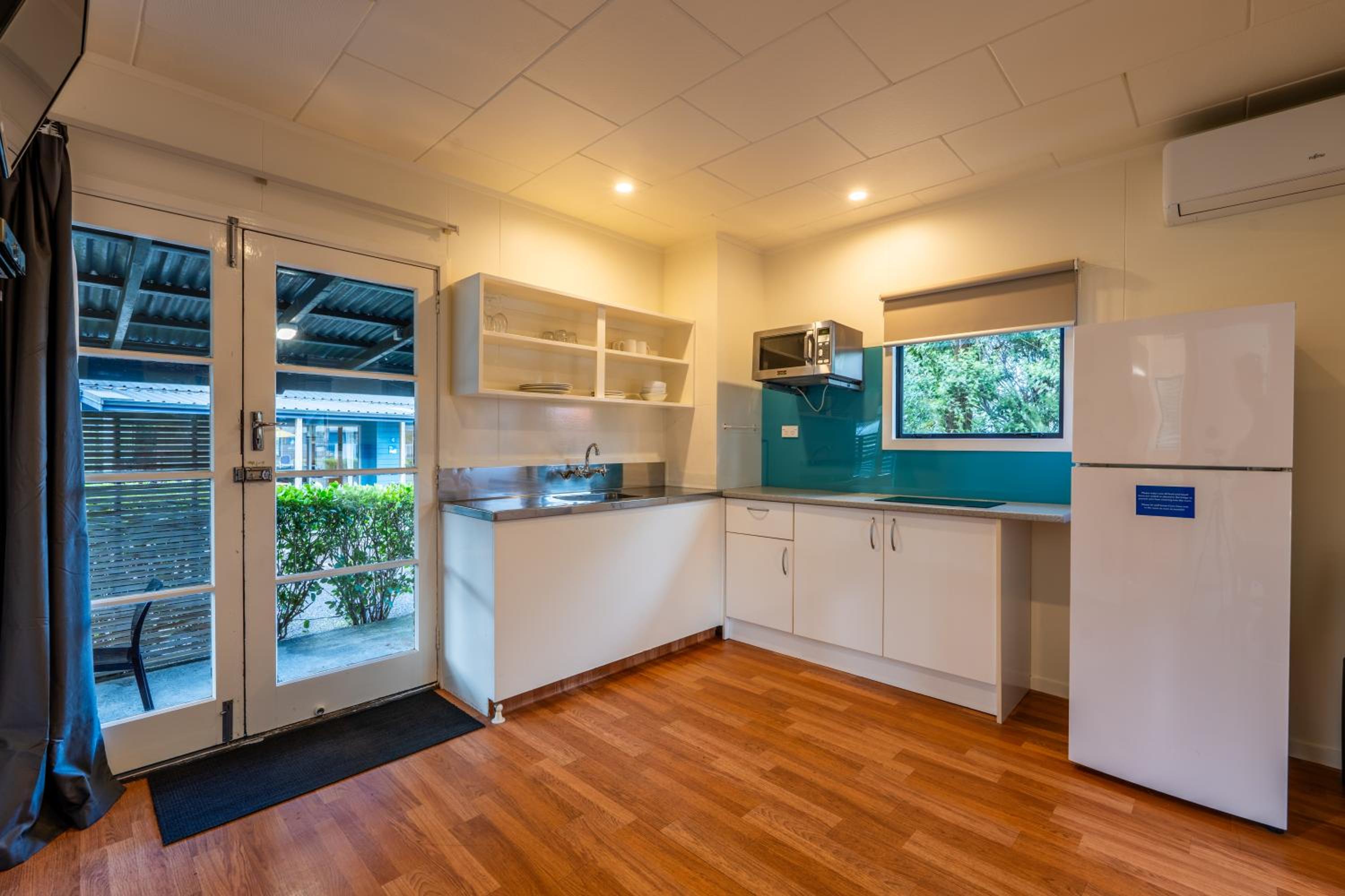 Two-Bedroom Cottage - Photo 2