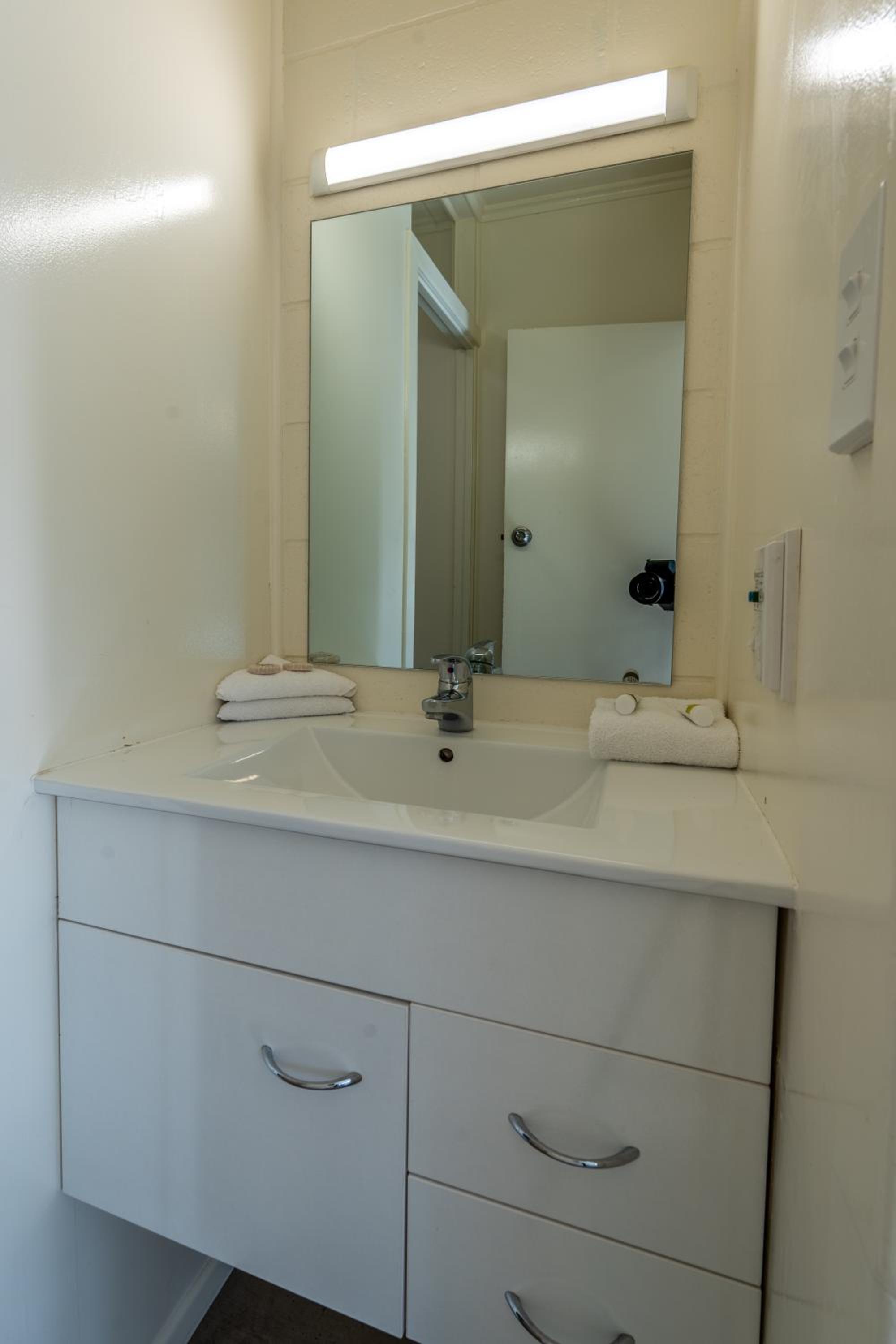 One-Bedroom Apartment (5 Adults) - Photo 7