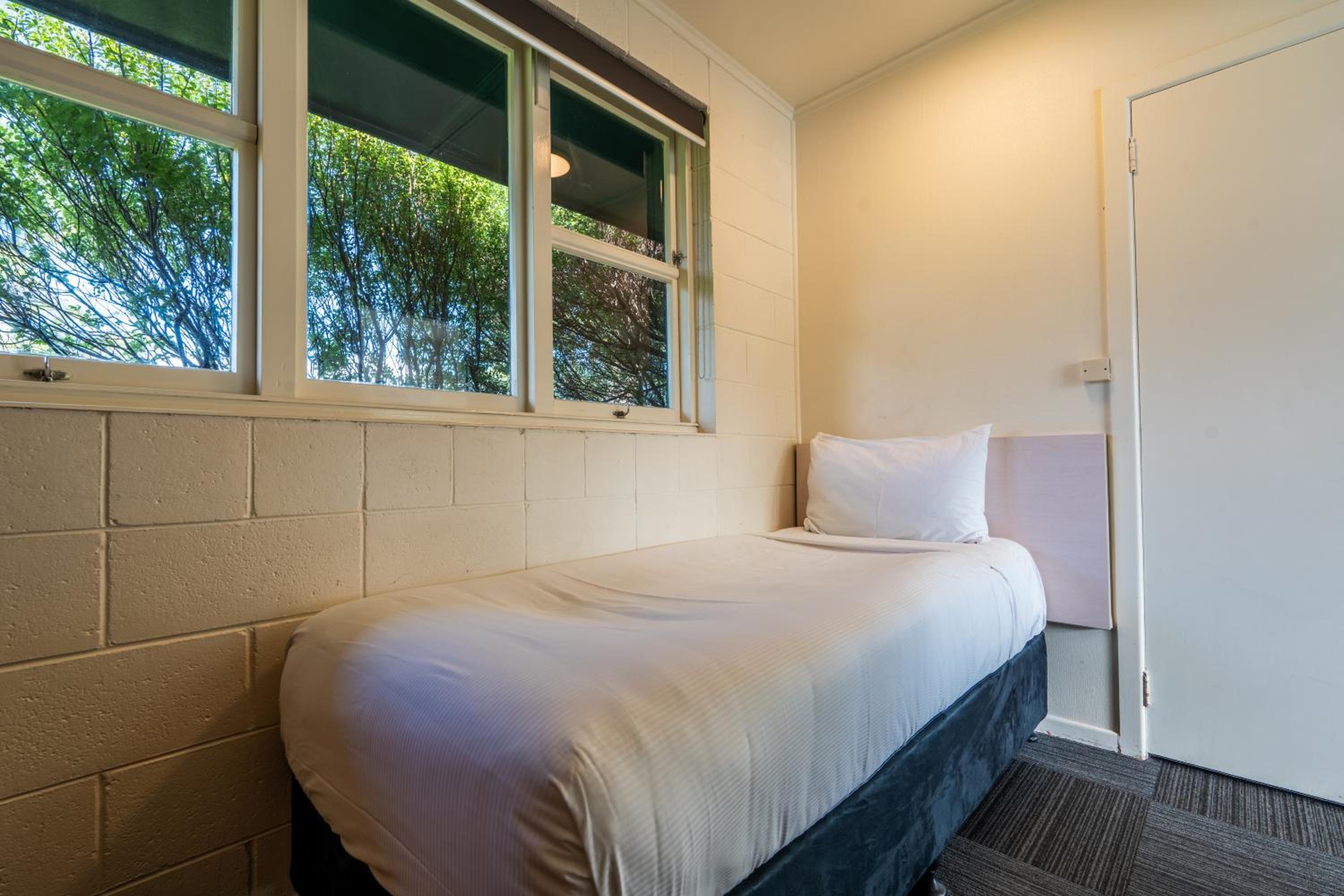One-Bedroom Apartment (5 Adults) - Photo 5