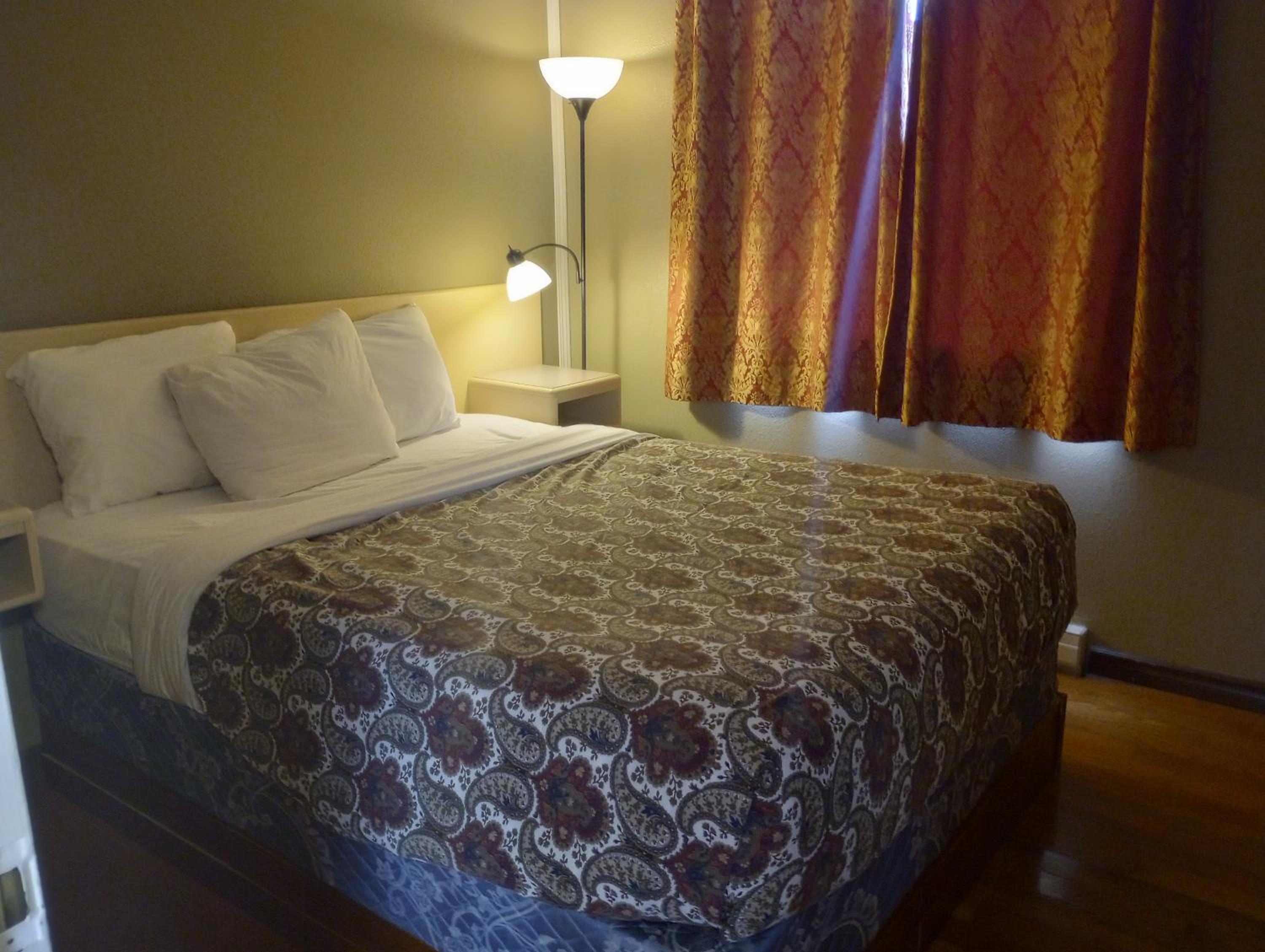 Queen Suite photo 1
