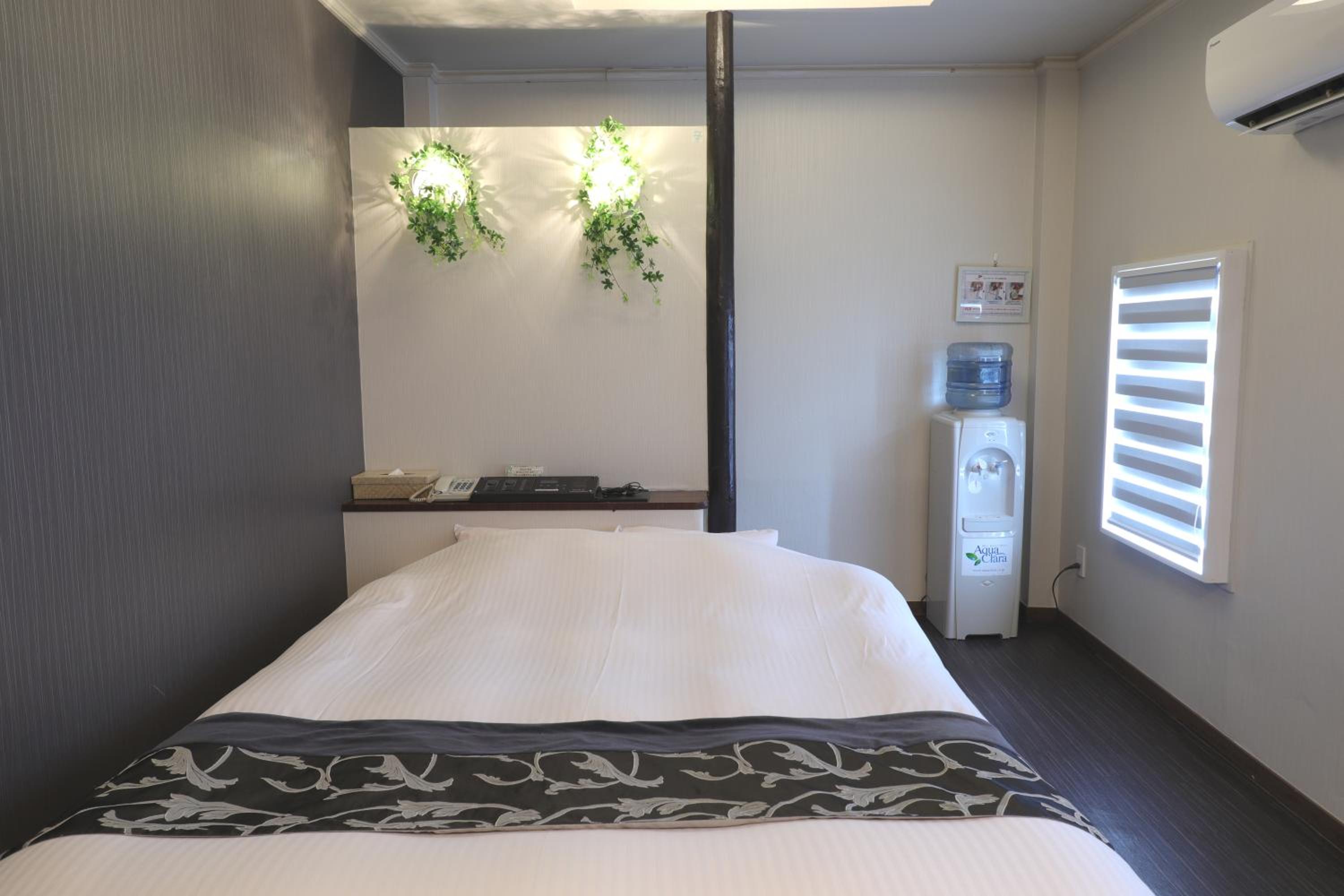 Standard Queen Room photo 1