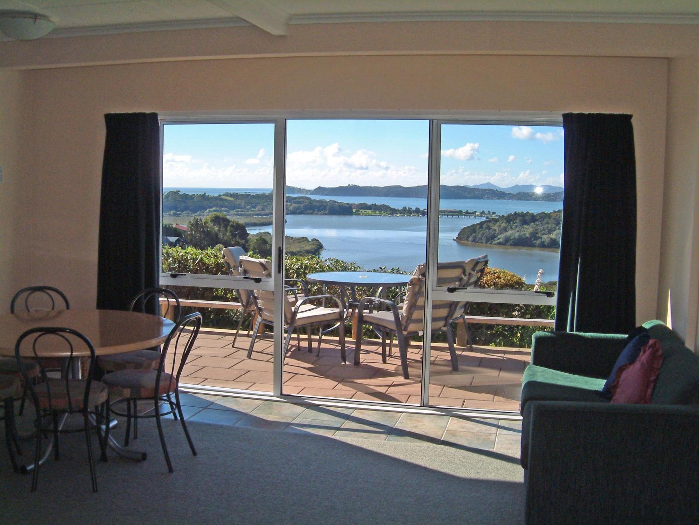 Two-Bedroom Apartment with Ocean View - Photo 5