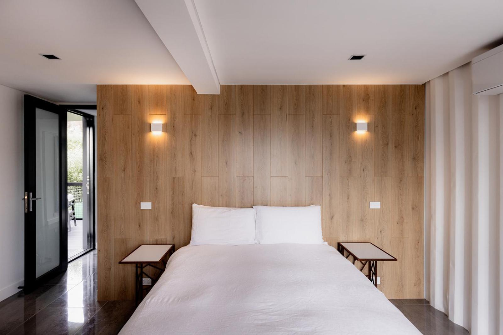 One-Bedroom Apartment with Balcony and Mountain View