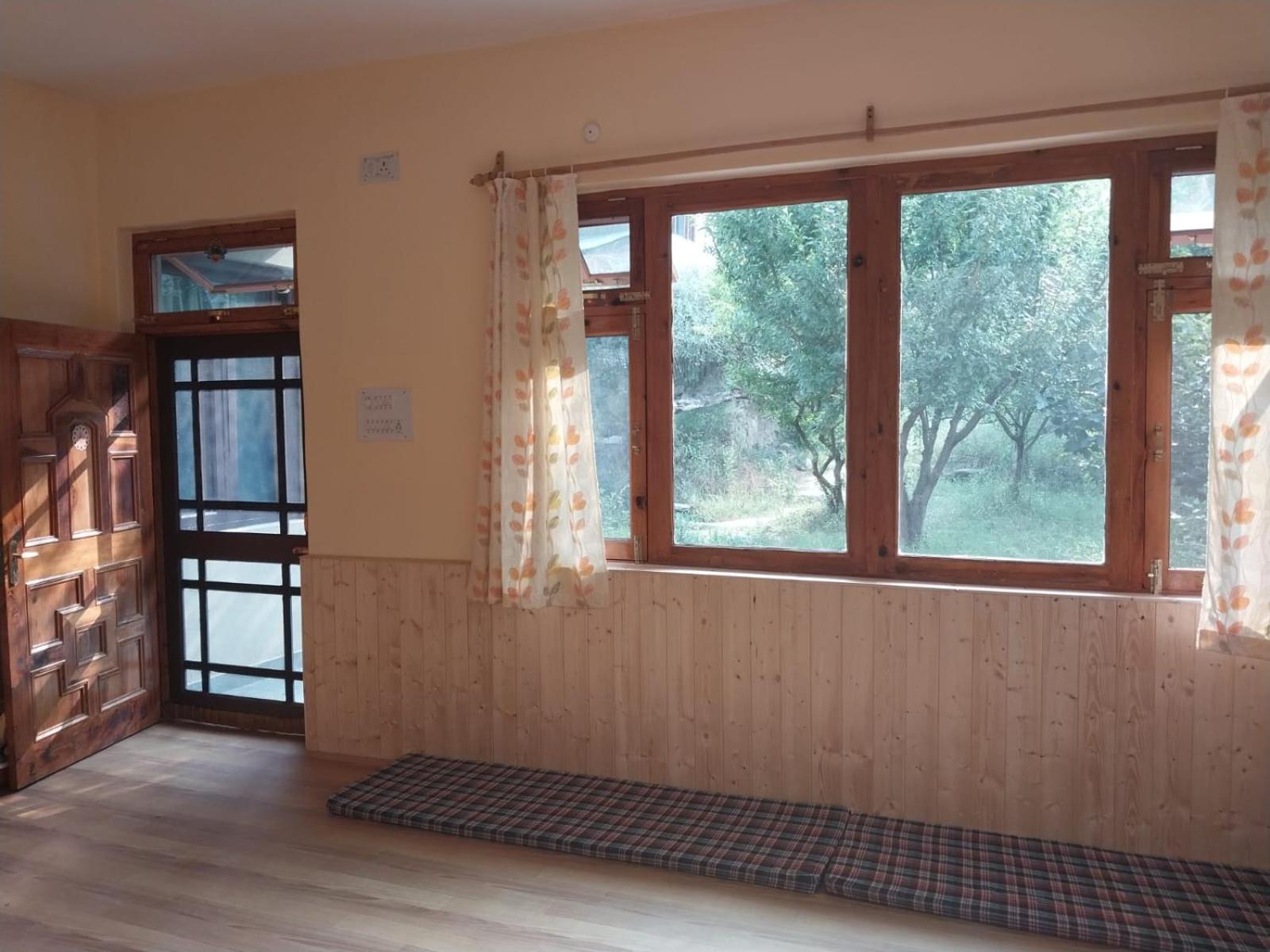 One-Bedroom House photo 1