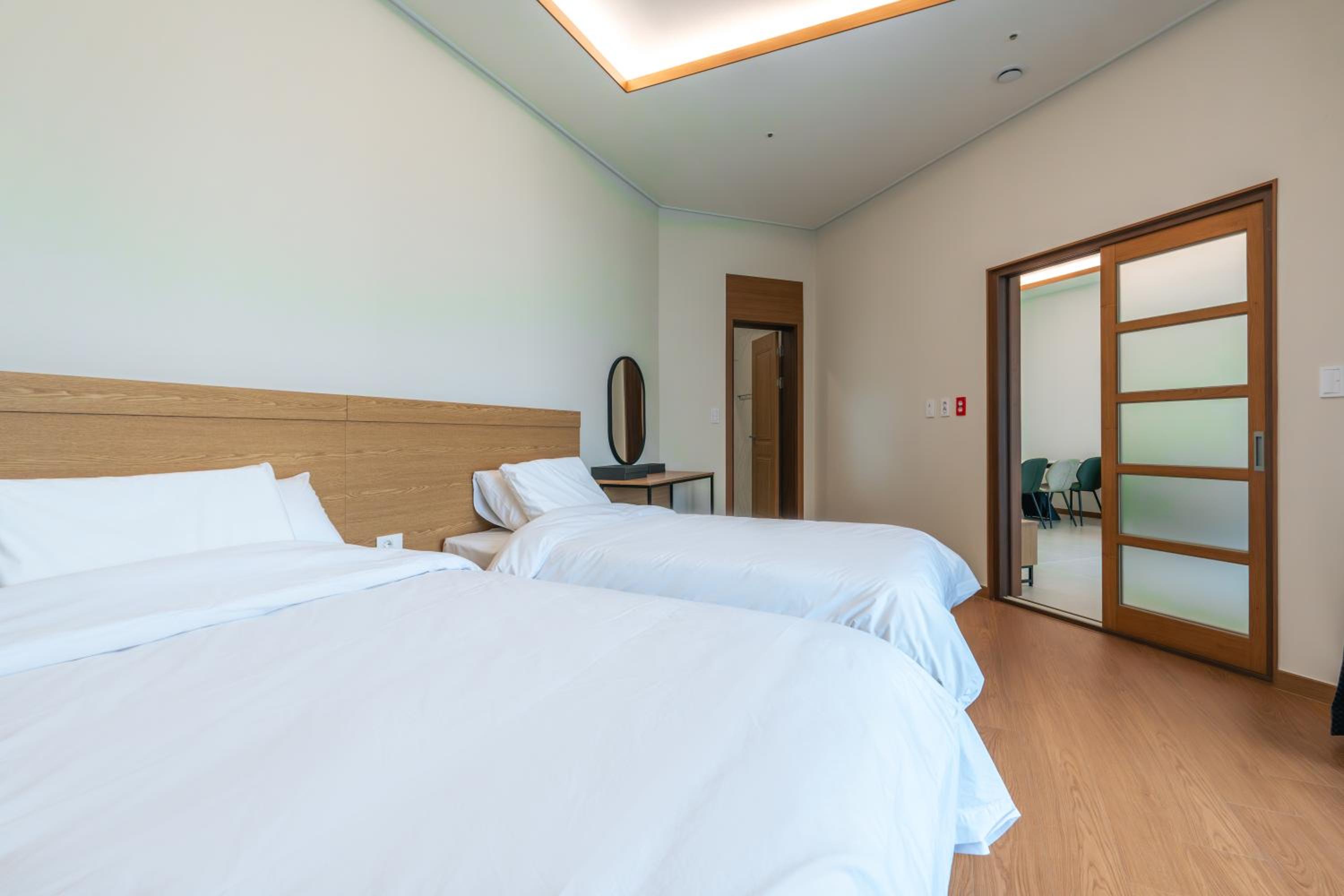 Superior Twin Room - Photo 2