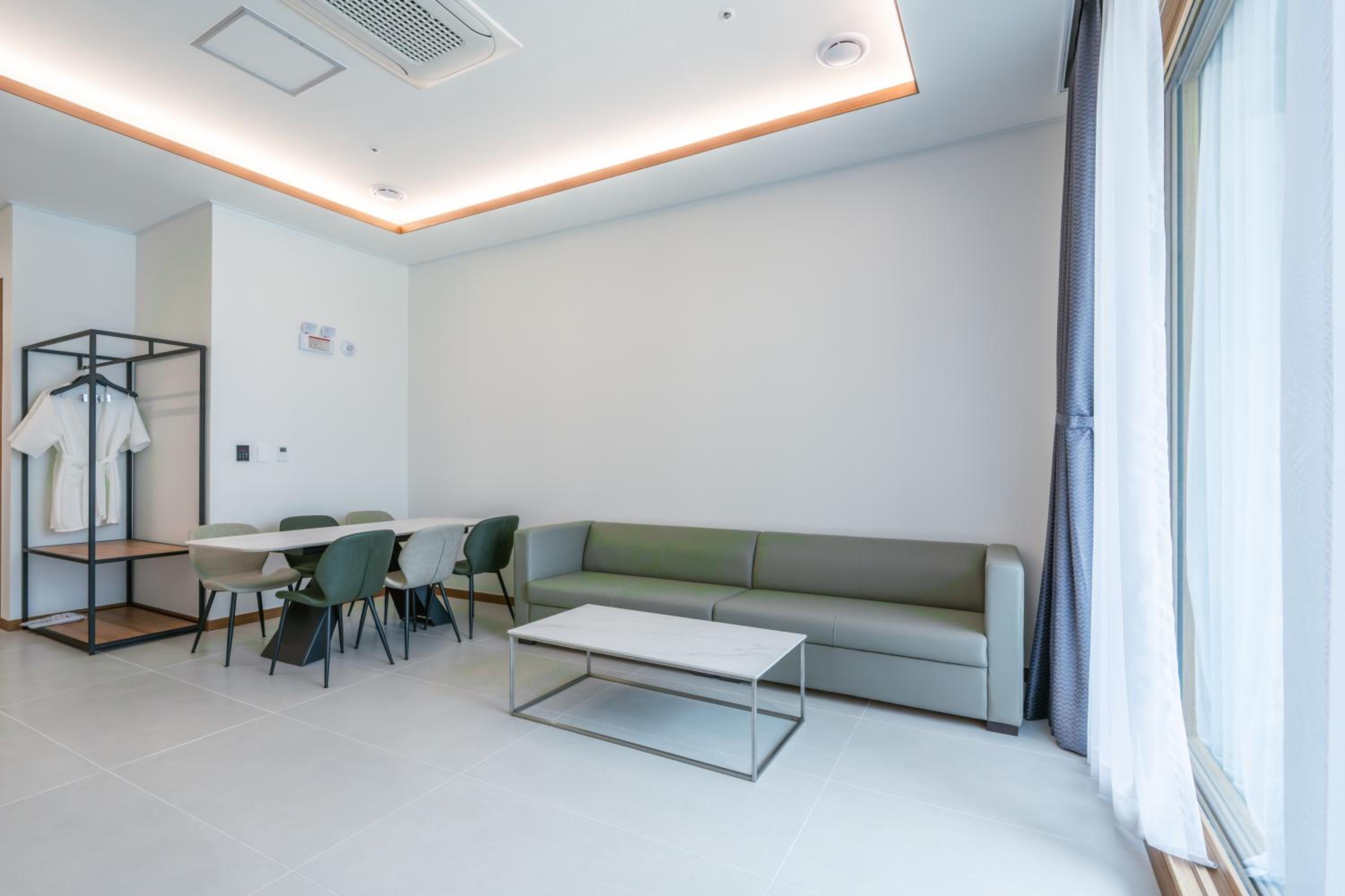 Superior Twin Room - Photo 6