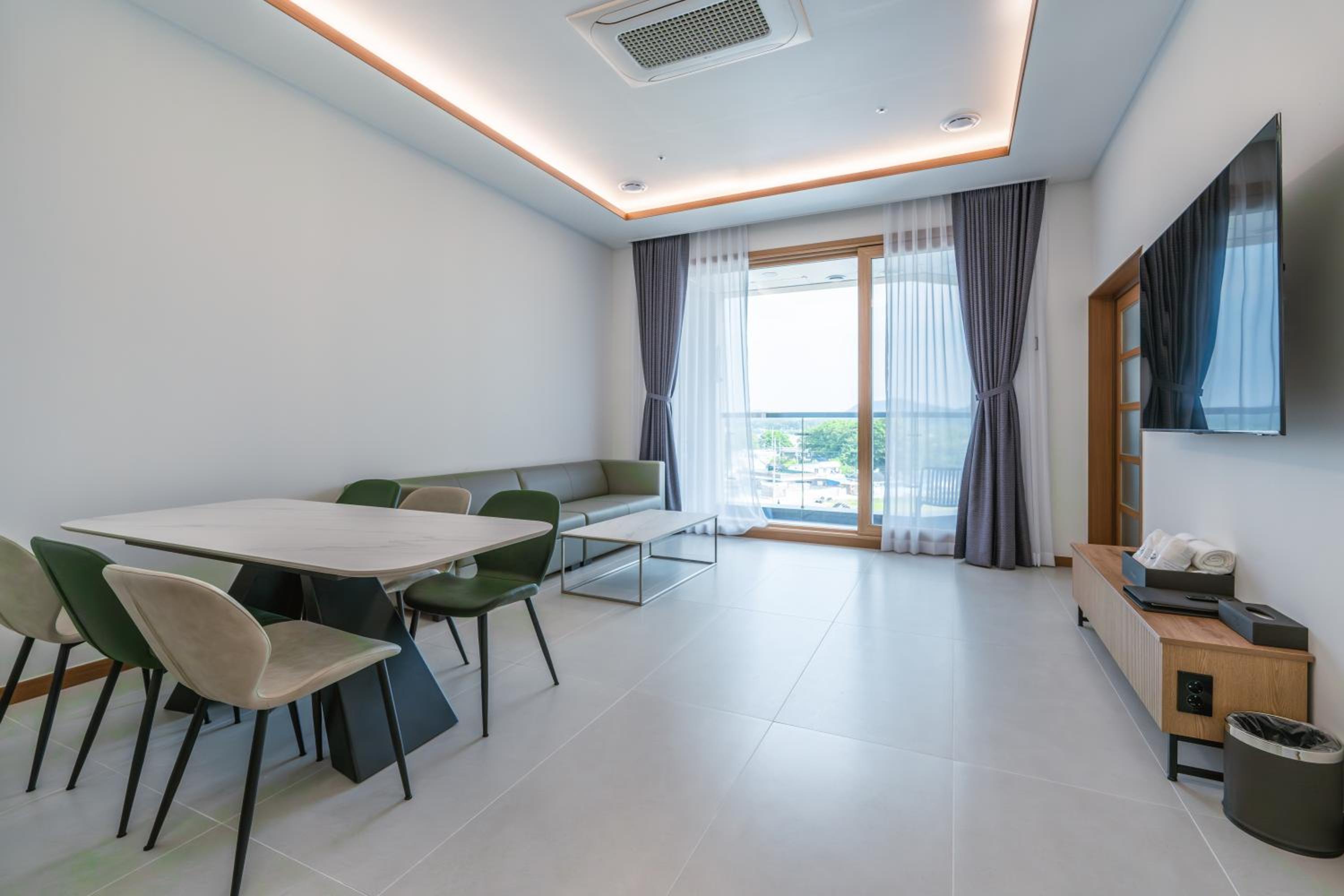 Superior Twin Room - Photo 4