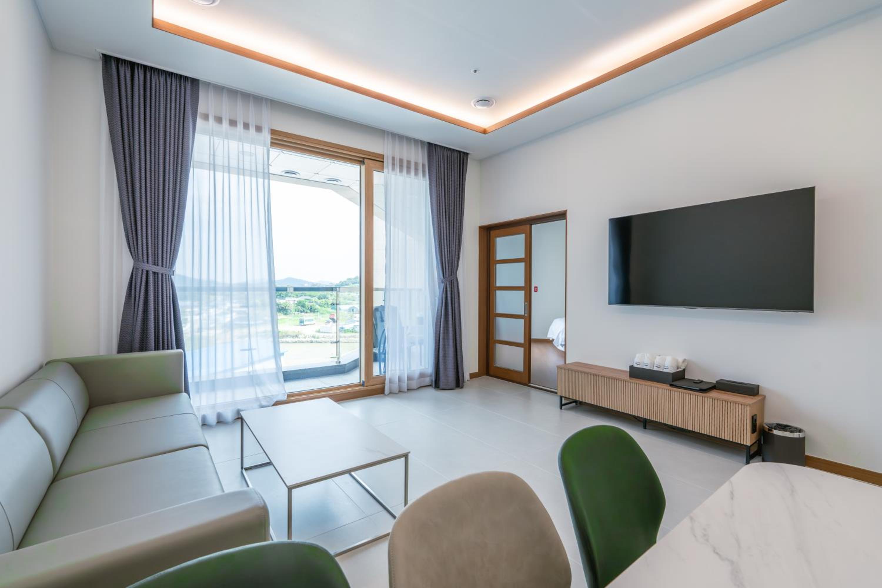 Superior Twin Room - Photo 1