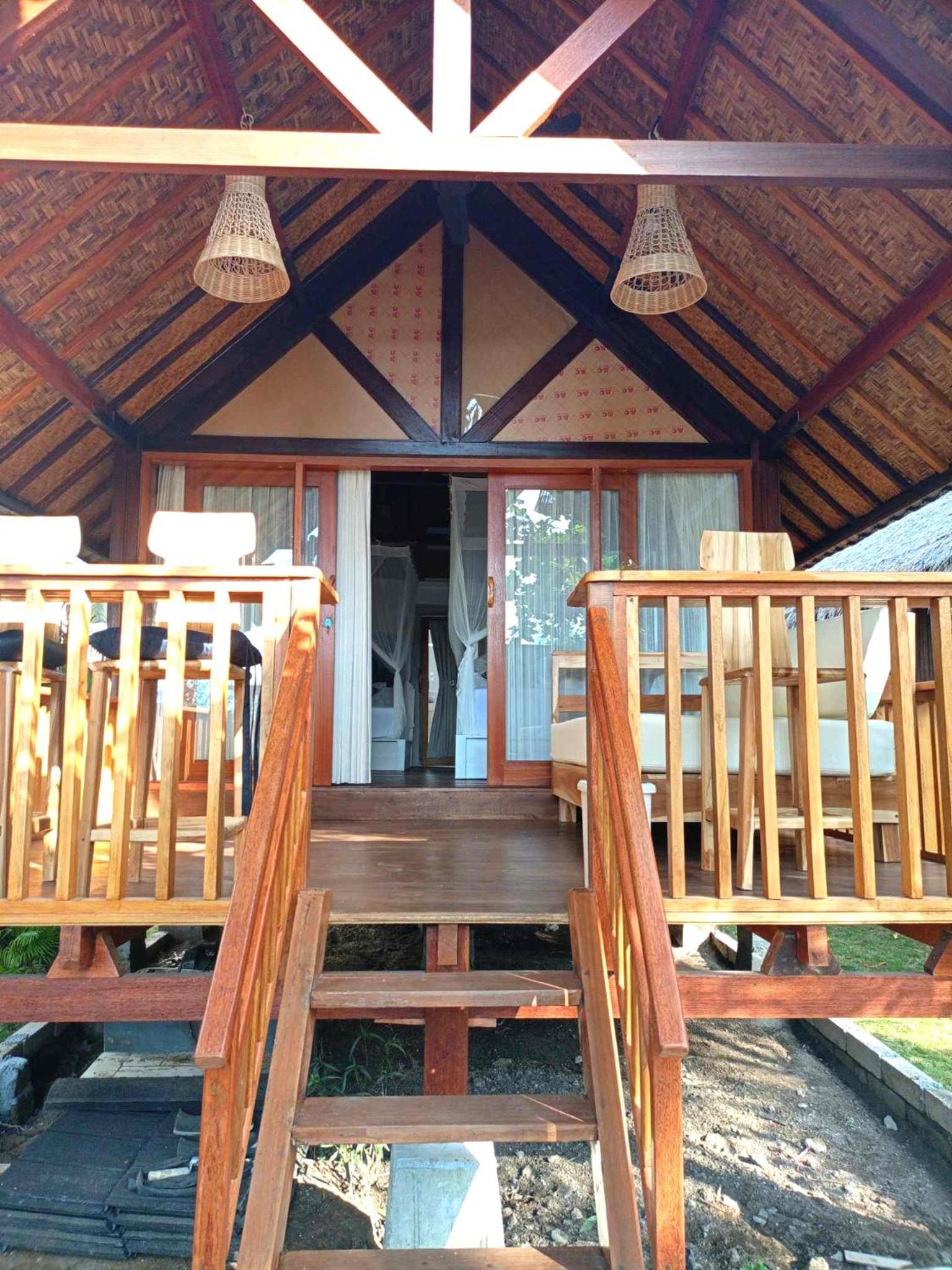 Deluxe Bungalow with Garden View photo 2
