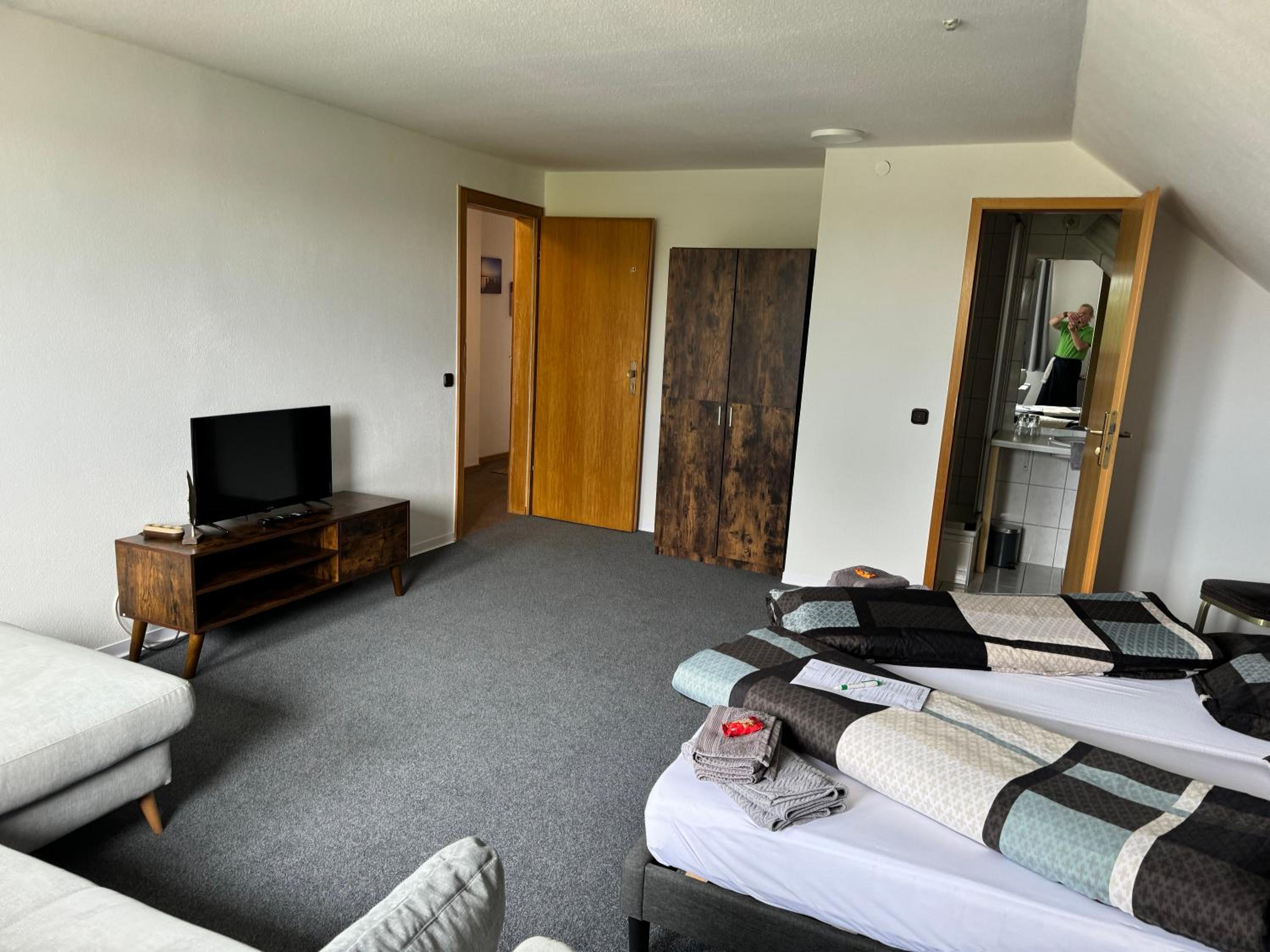 Large Double Room photo 2