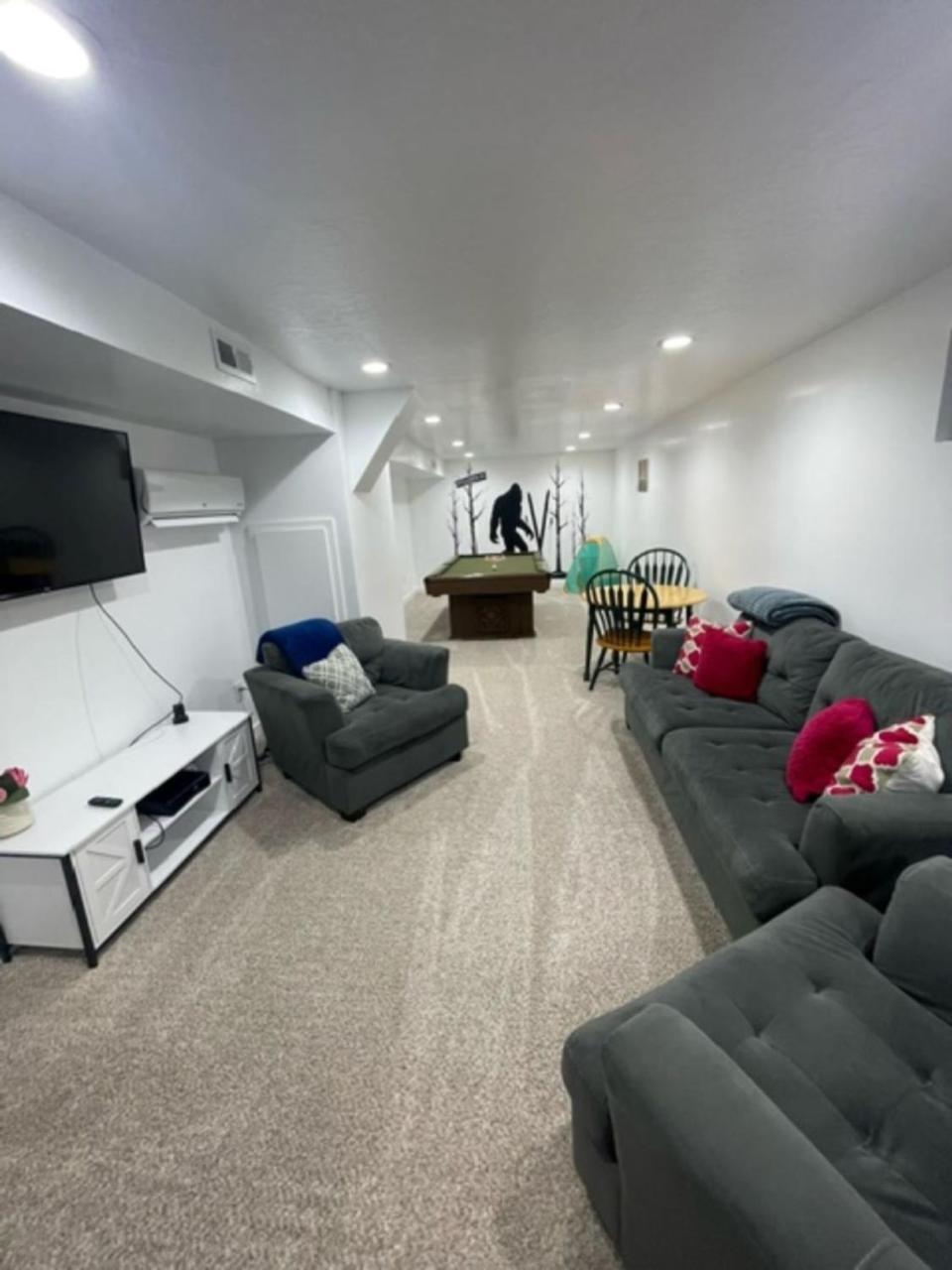 Four-Bedroom House photo 3