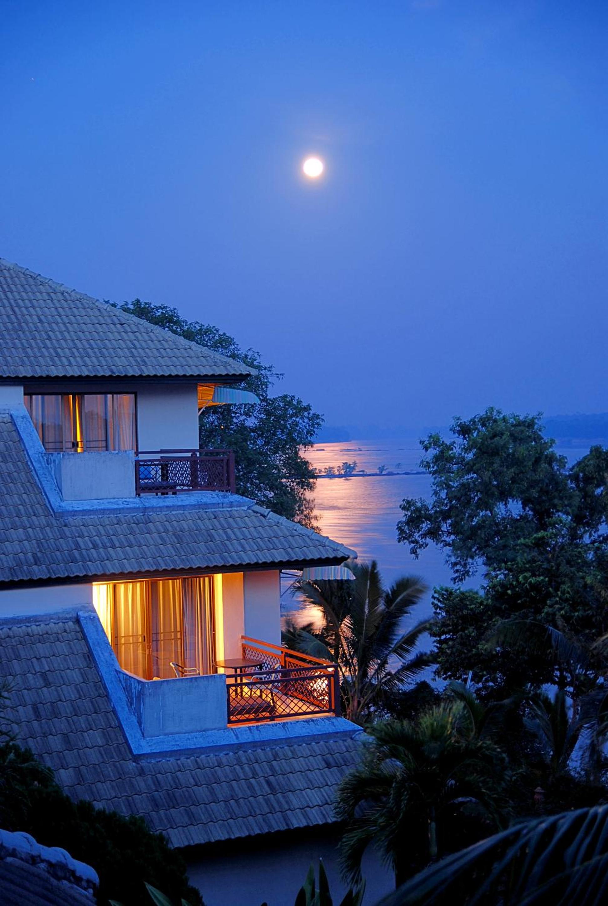 Deluxe Double Room with Balcony photo 2