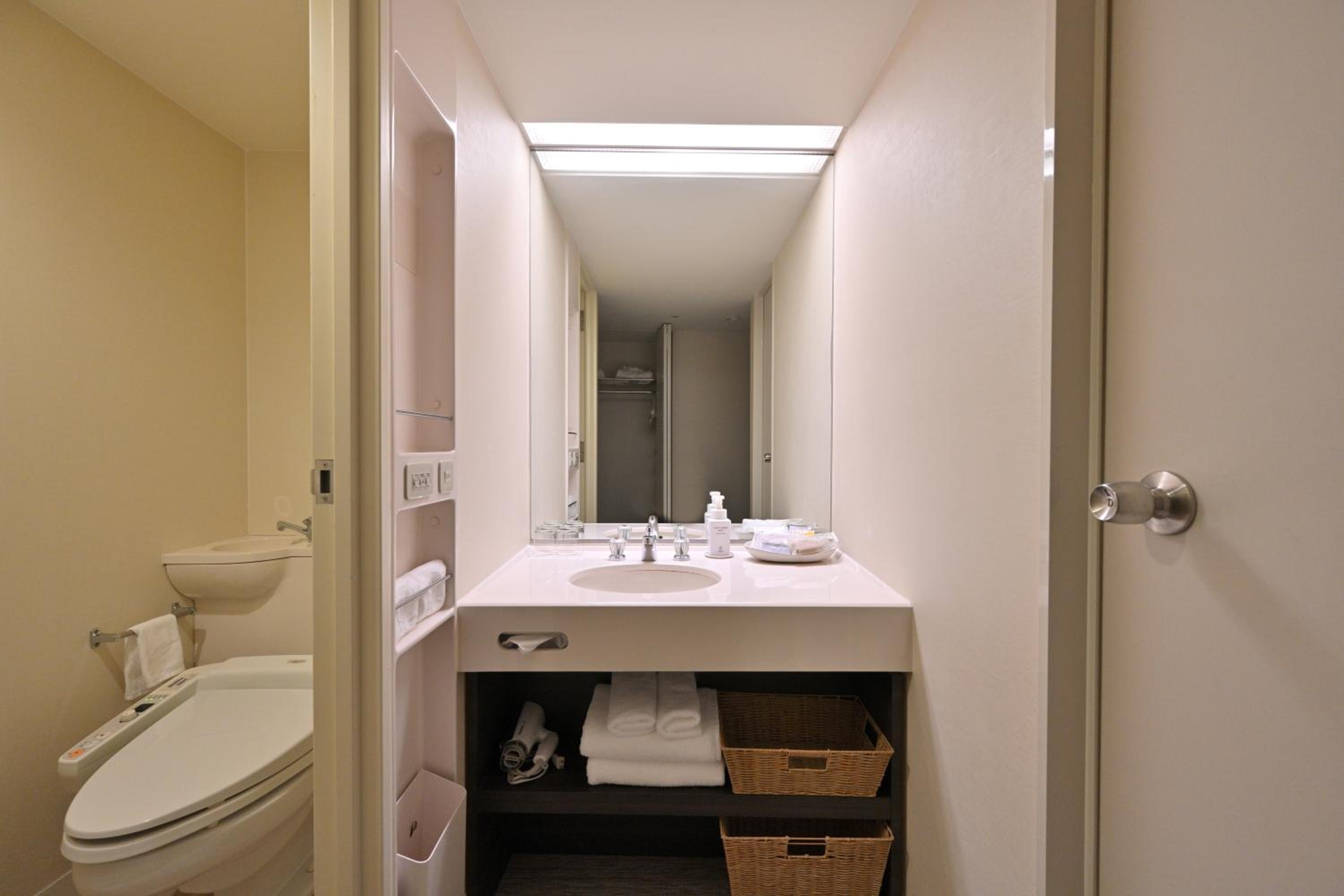 Superior Twin Room 5-20F Non-Smoking - Photo 9