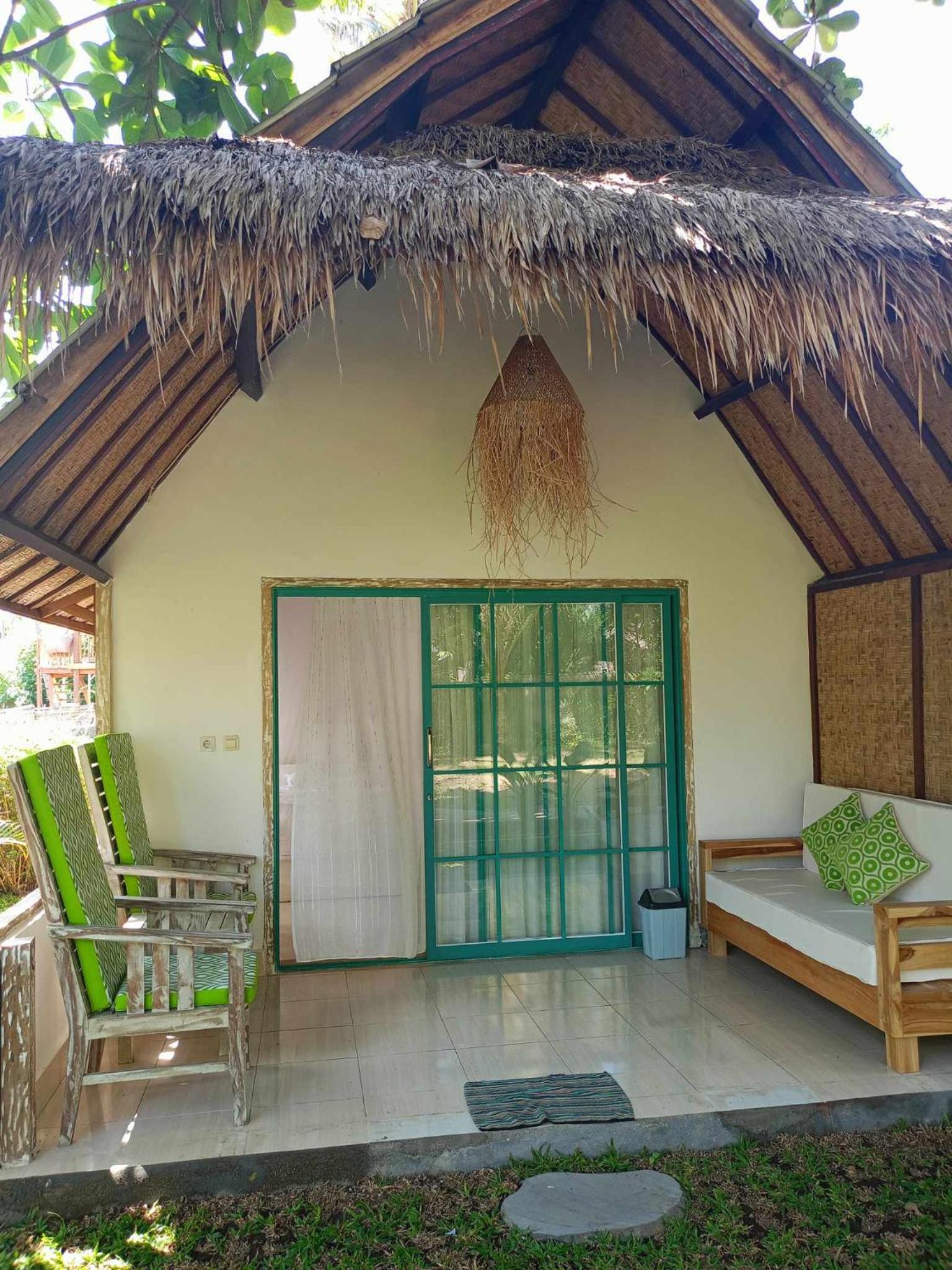 Bungalow with Garden View - Photo 3