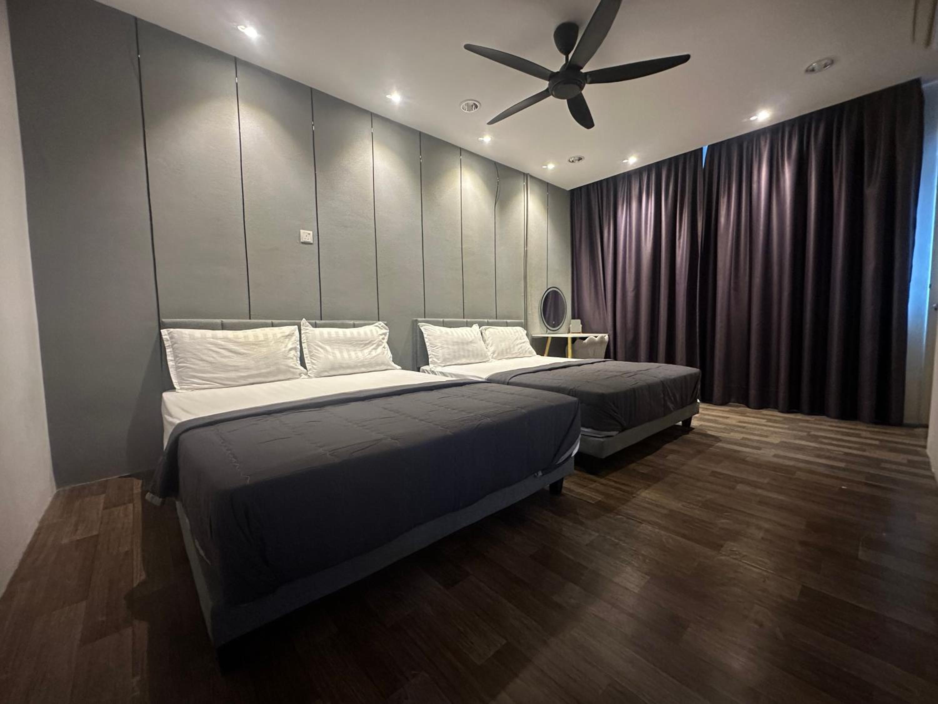 Quadruple Room with Shared Bathroom