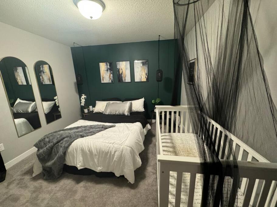 Four-Bedroom House photo 3