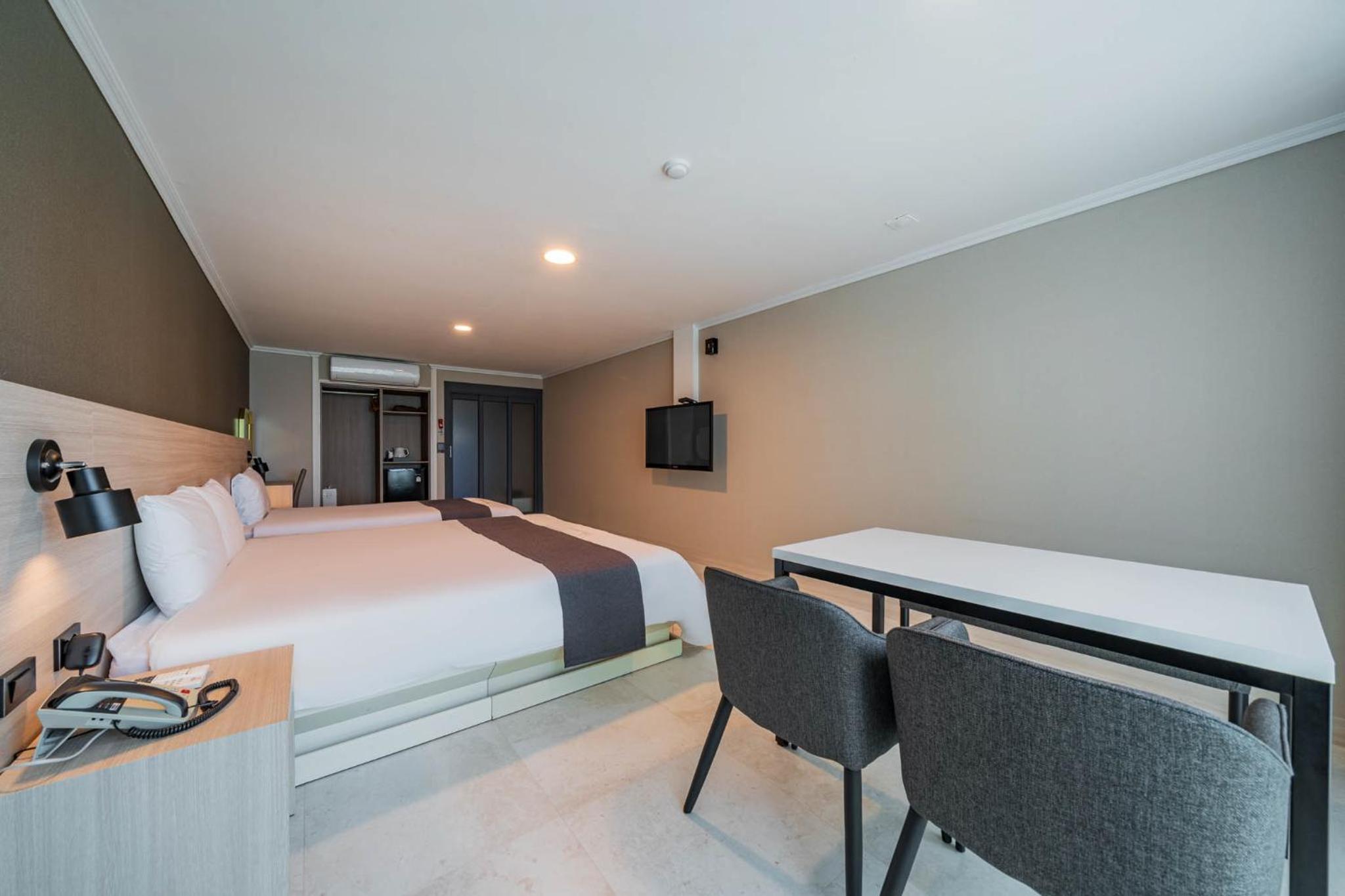Family Triple Room with Sea View photo 3