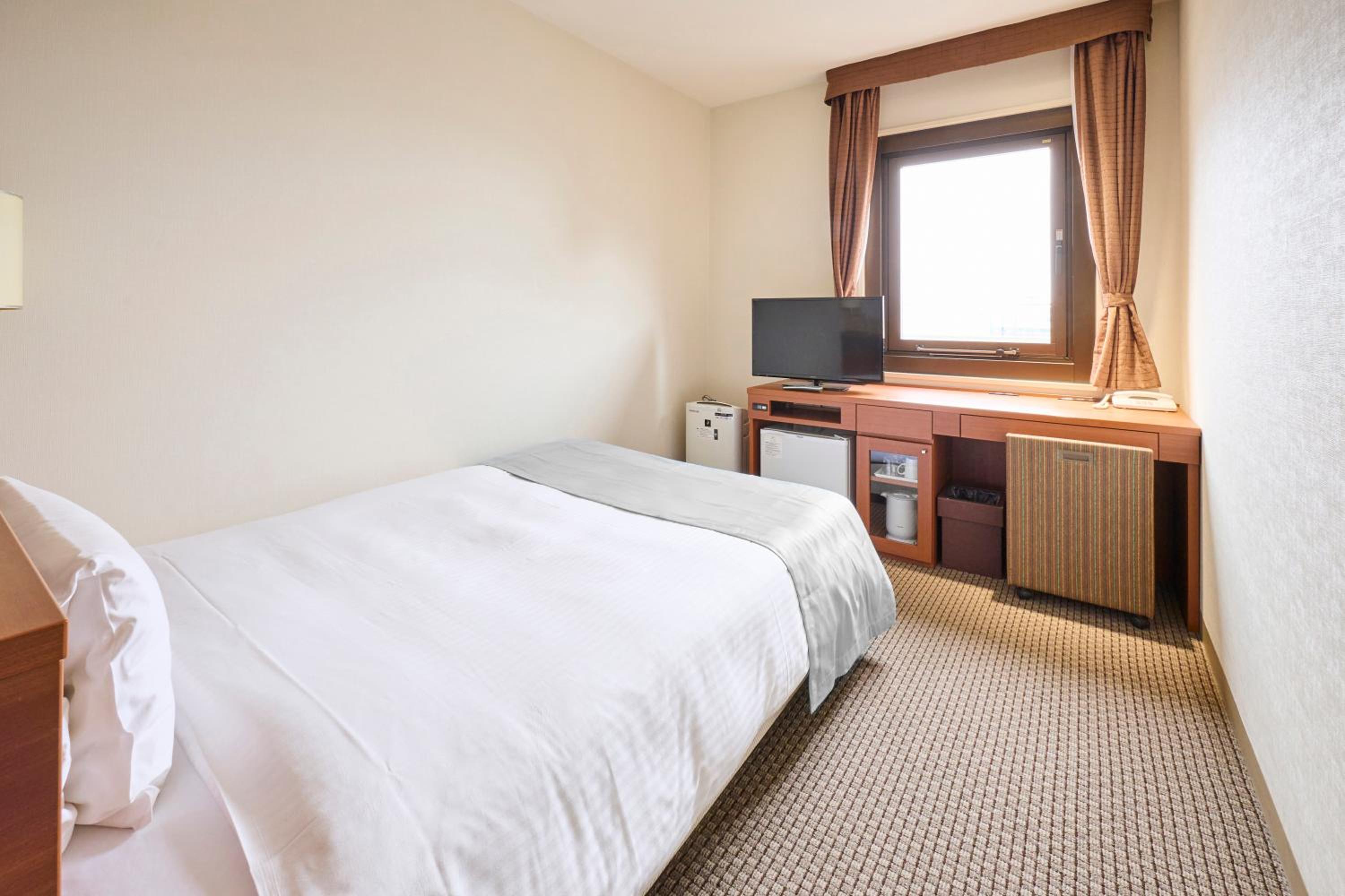 Room Selected at Check-In - Smoking (2 Adults) photo 1