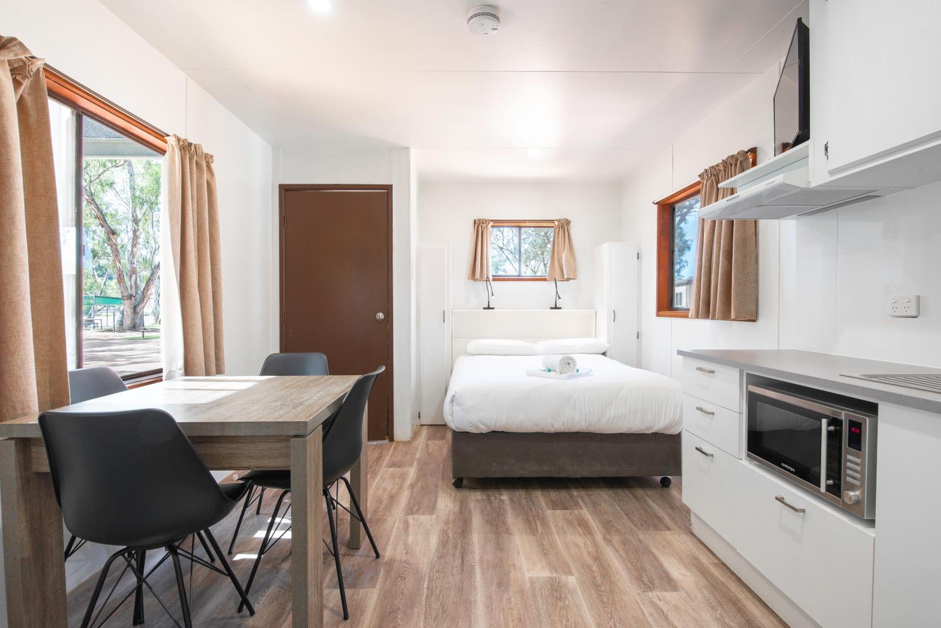 Ensuite Cabins photo 3