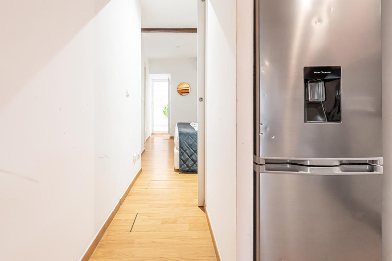 Apartment with Terrace - Photo 18