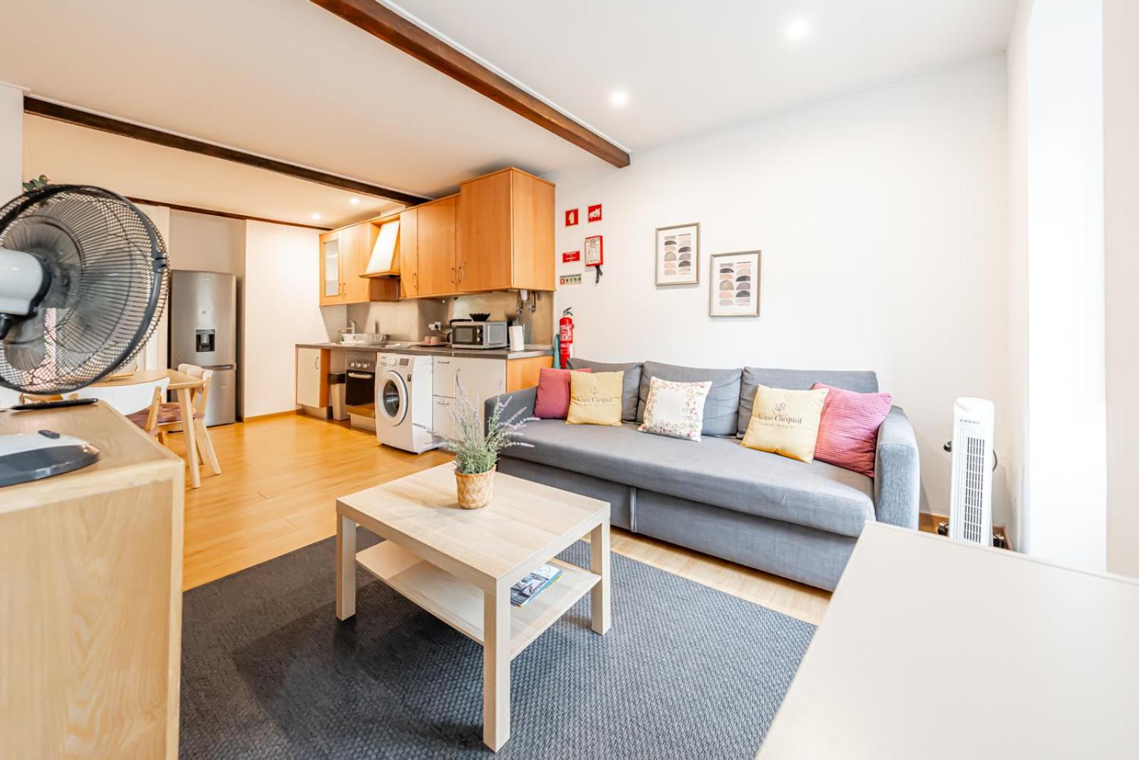 Apartment with Terrace - Photo 31