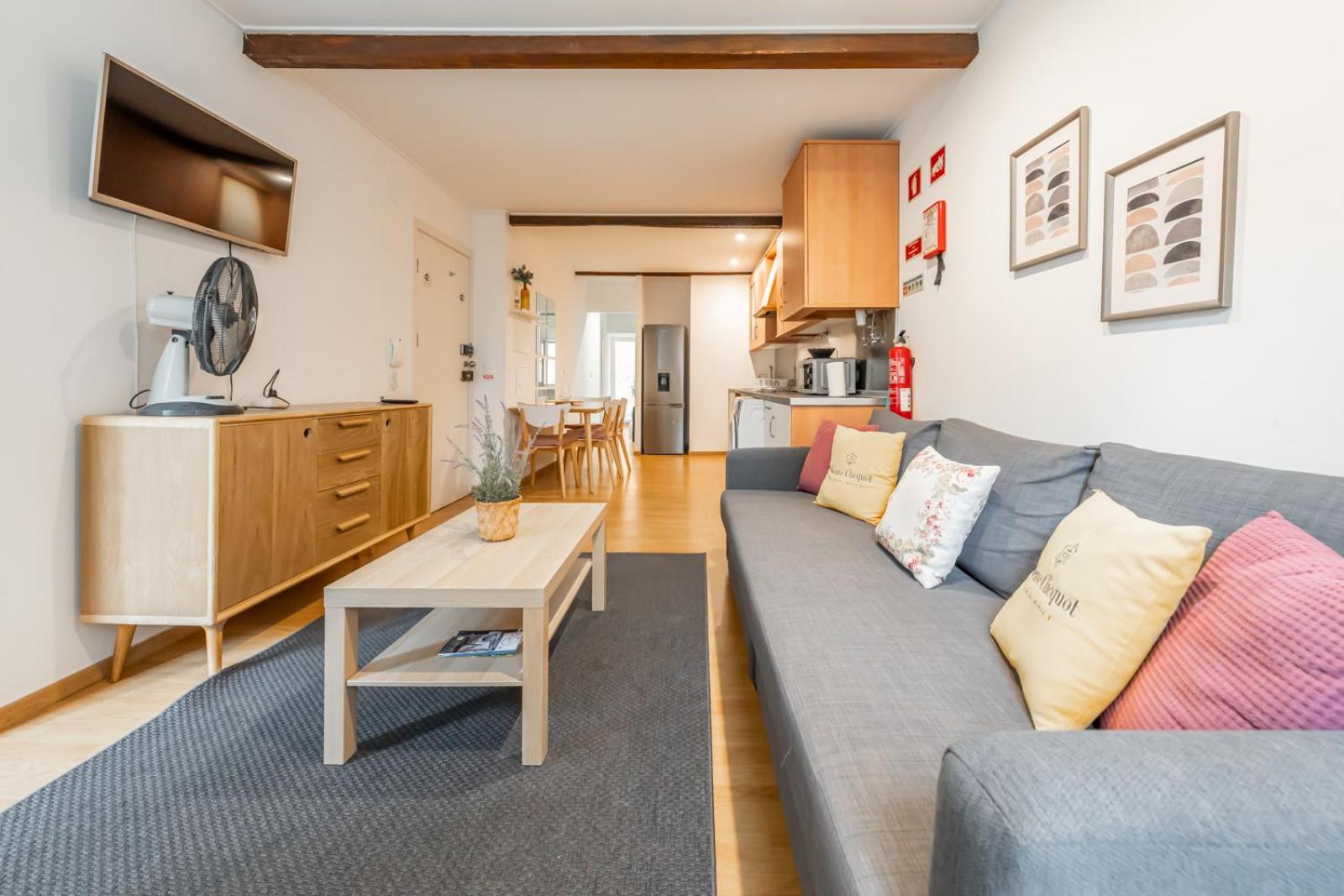 Apartment with Terrace - Photo 1