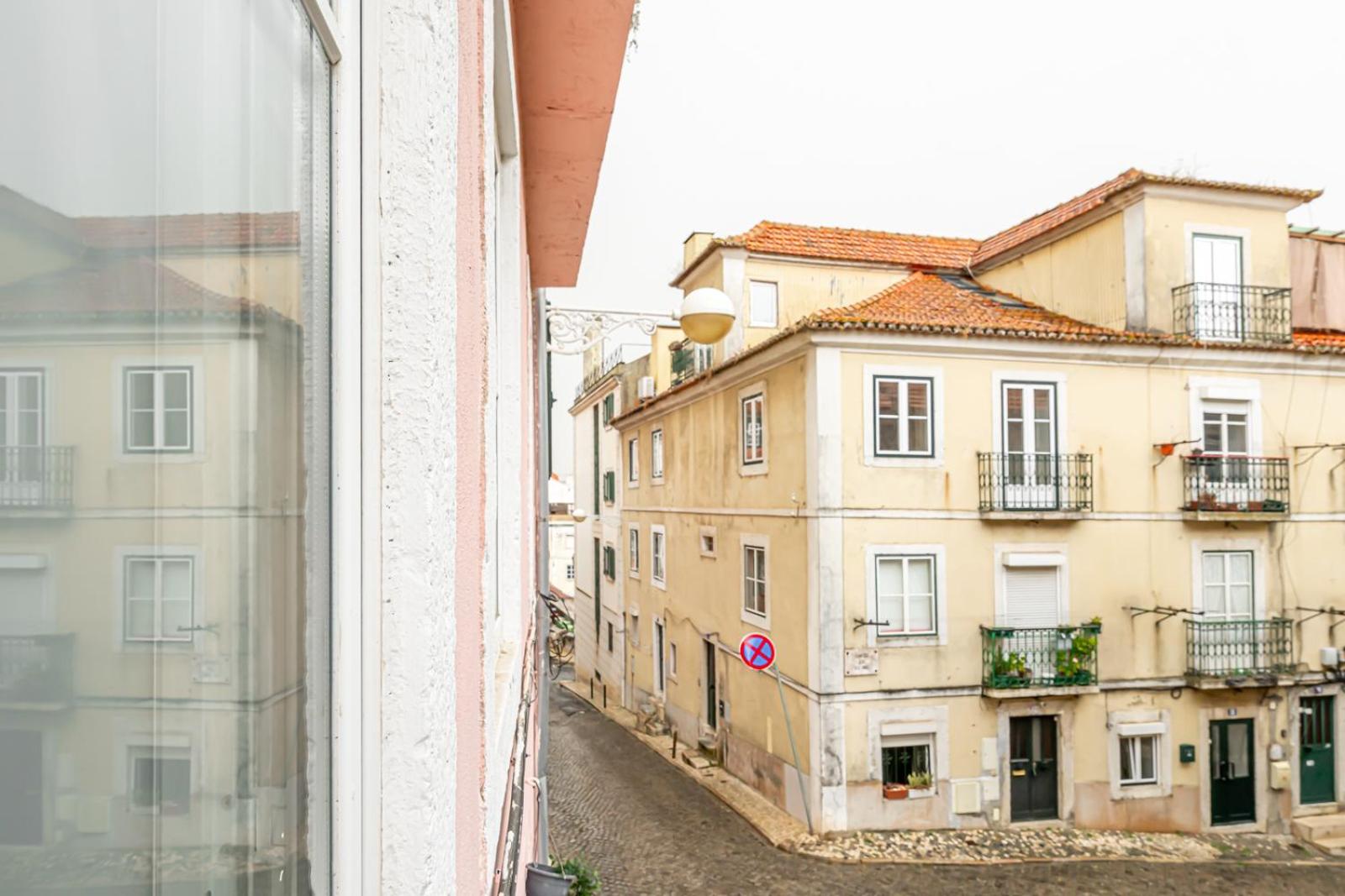 Apartment with Terrace - Photo 37