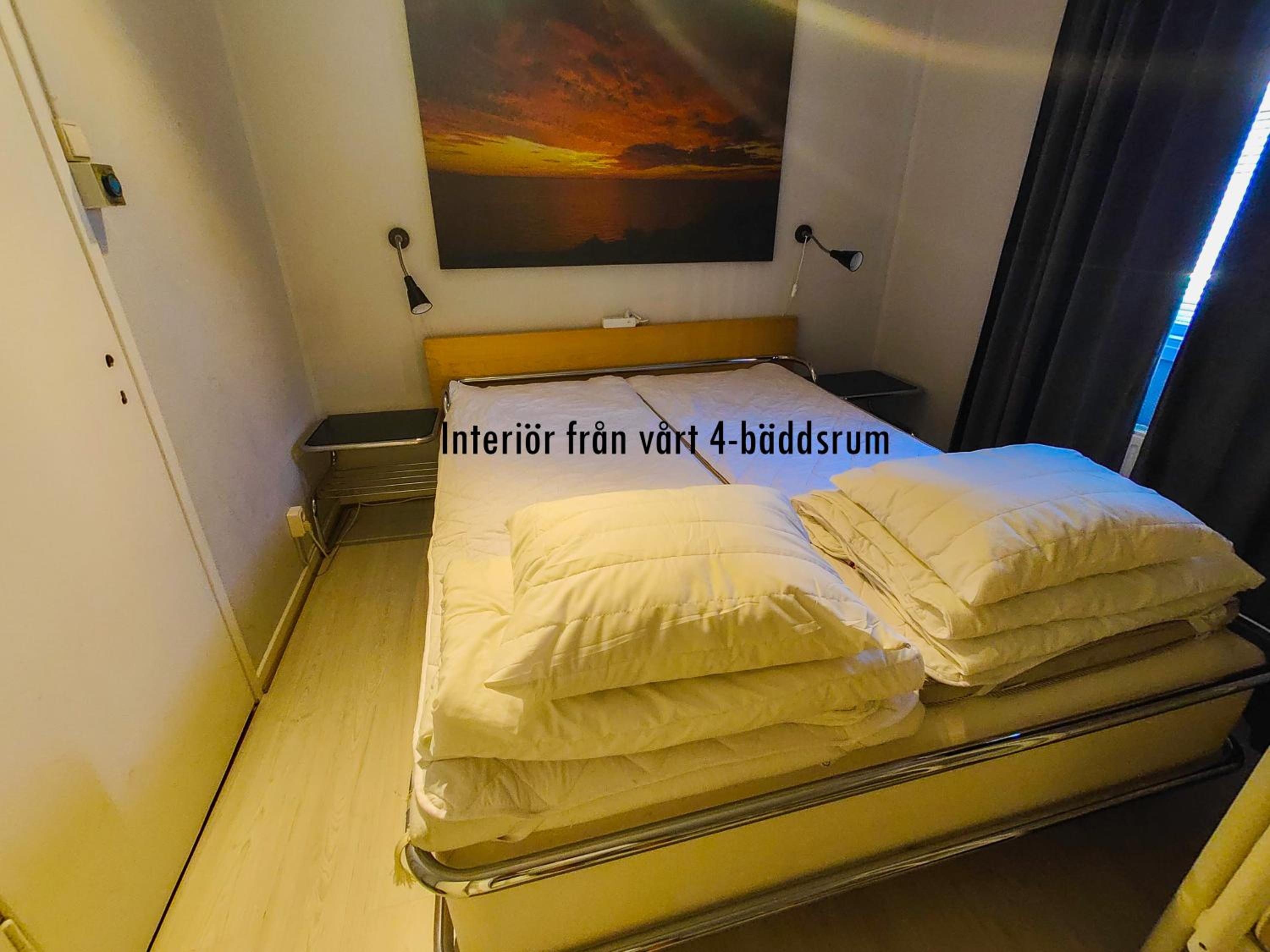 Quadruple Room with Shared Bathroom photo 2