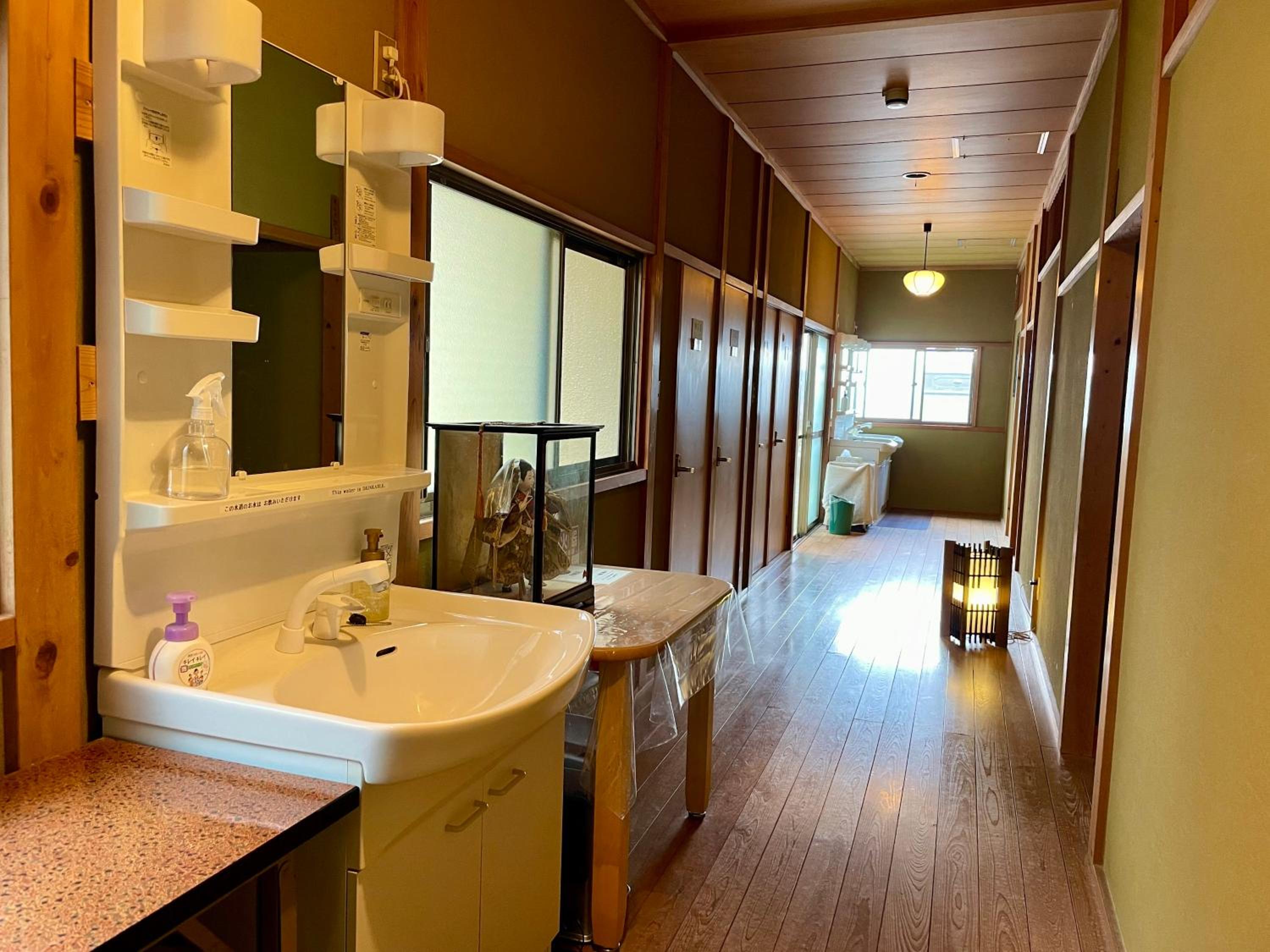Small Single Room photo 2