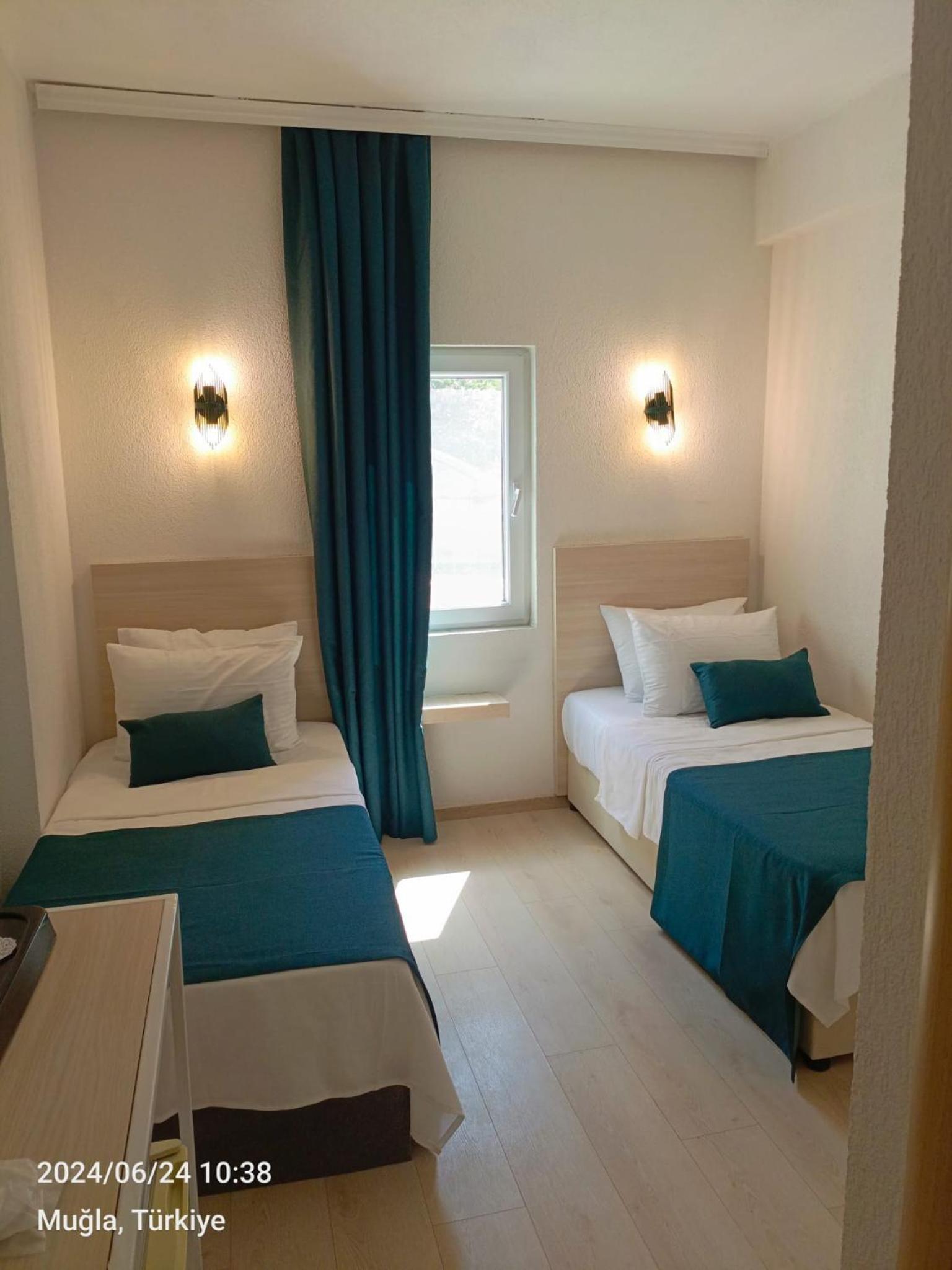 Twin Room with City View photo 1