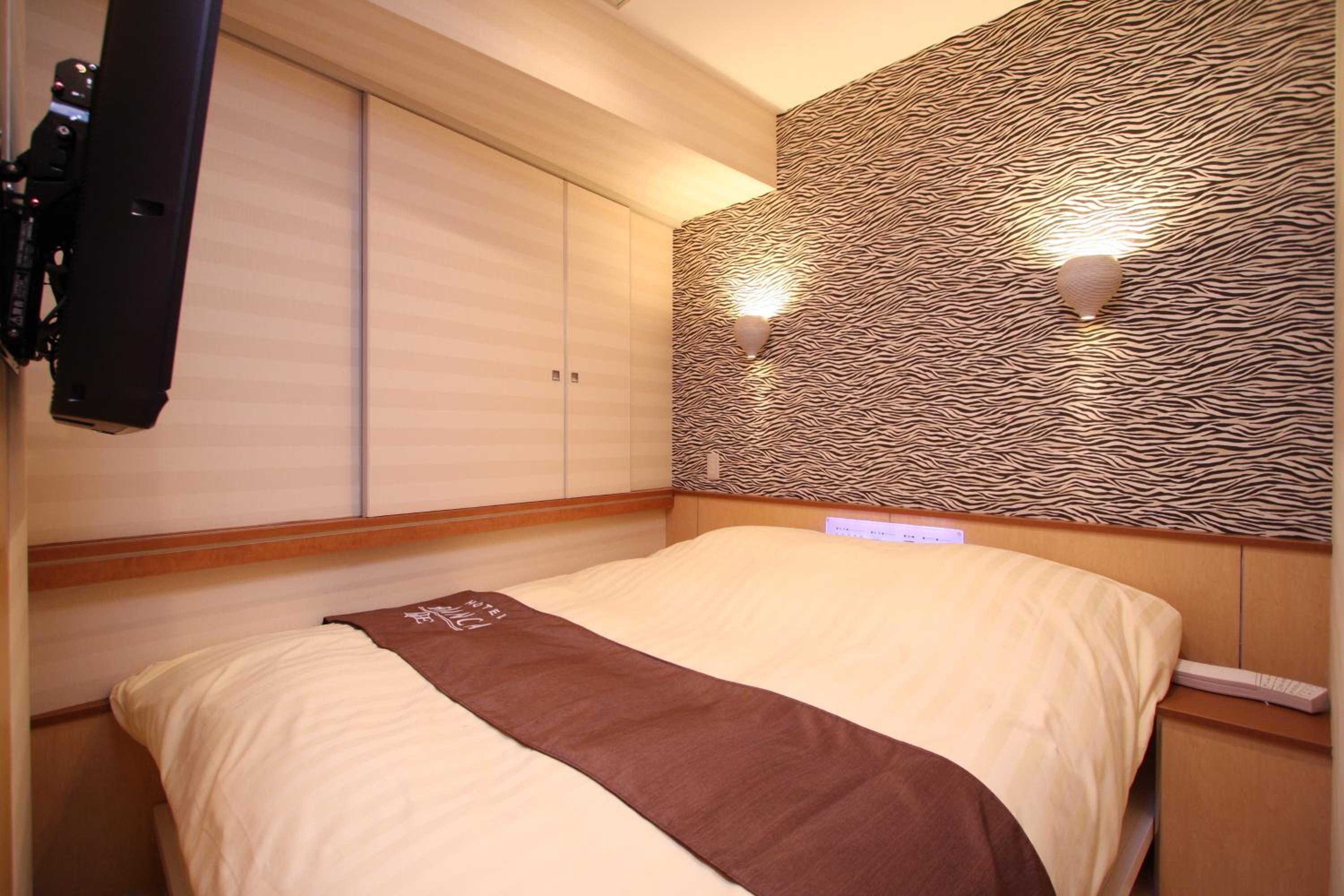Economy Double Room photo 2