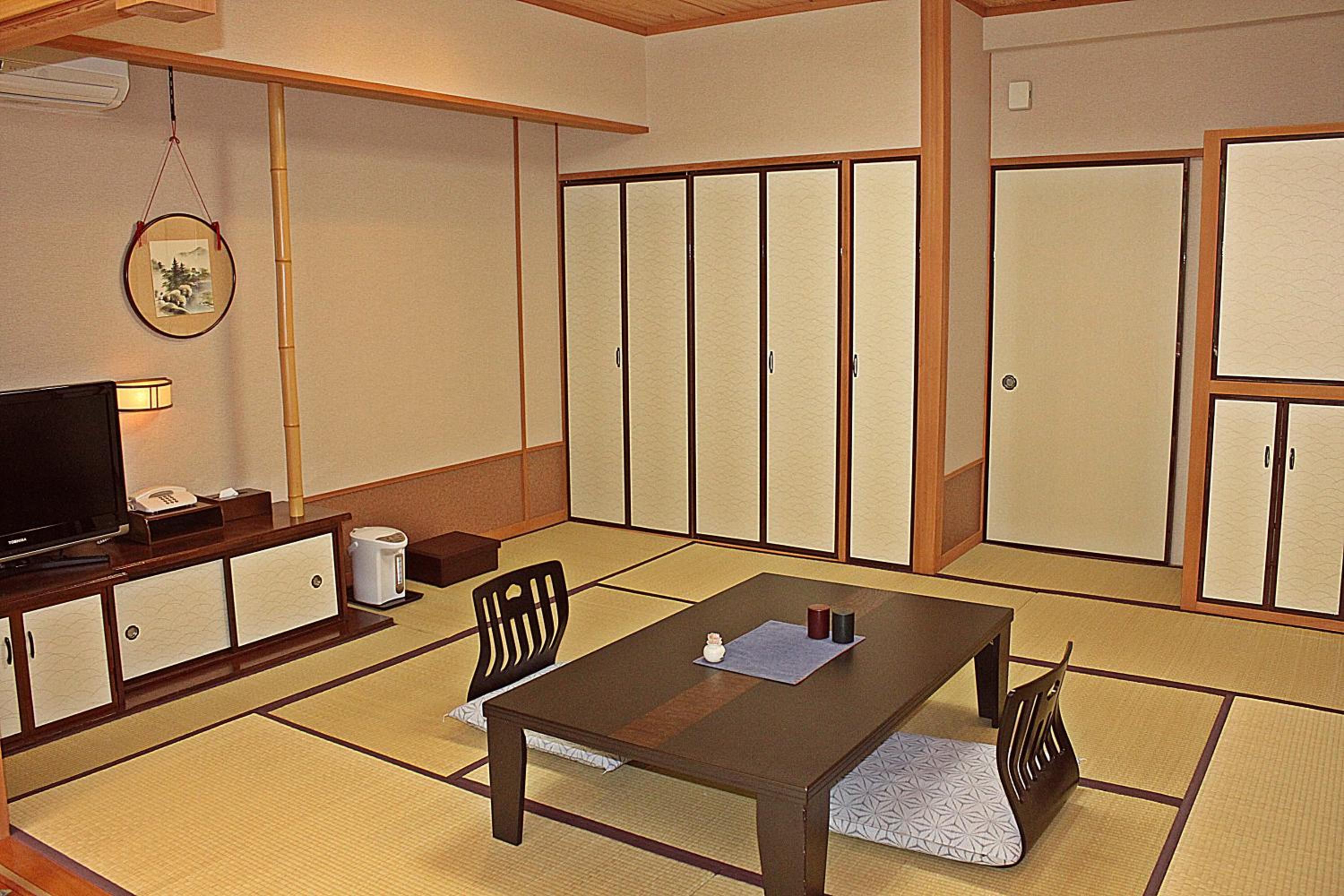 Japanese-Style Quadruple Room photo 2