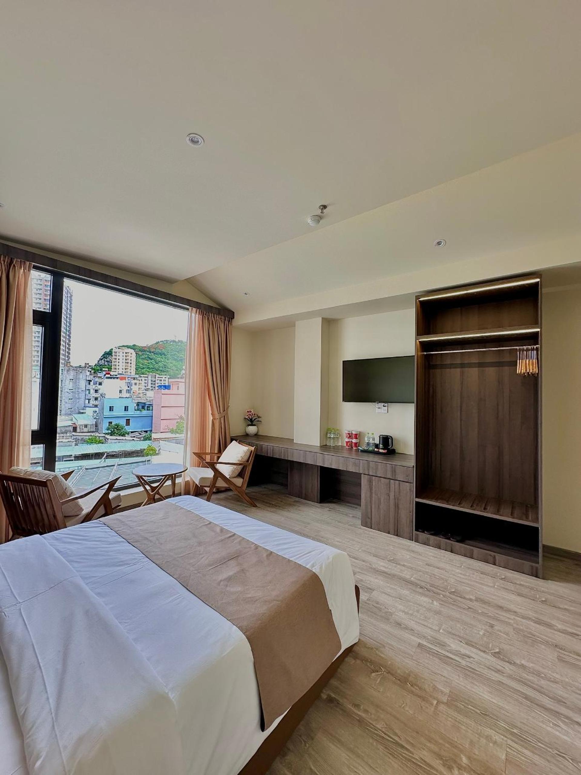 Deluxe Double Room with Sea View photo 3