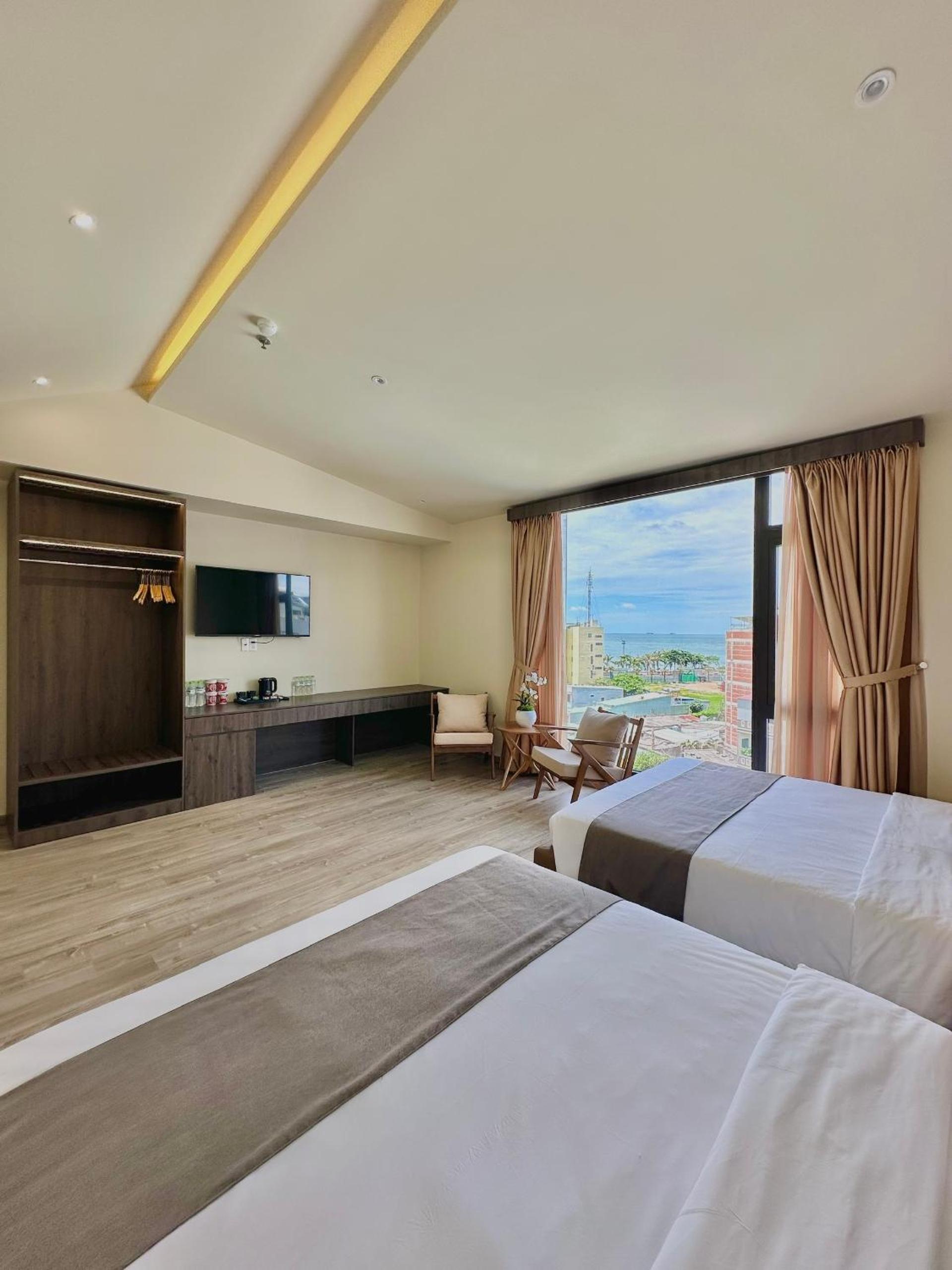 Quadruple Room with Sea View photo 3